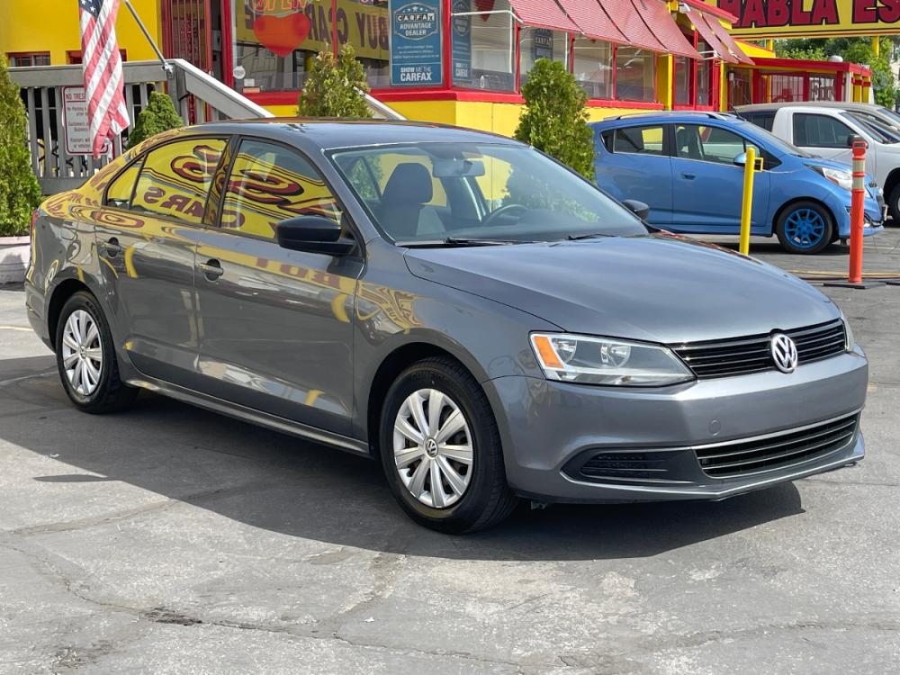 2014 Platinum Gray Metallic /Gray Cloth Volkswagen Jetta S (3VW2K7AJ7EM) with an 2.0L 4 Cyl. engine, Automatic transmission, located at 801 South State Street, Salt Lake City, UT, 84111, (801) 328-0098, 40.751953, -111.888206 - Photo #4