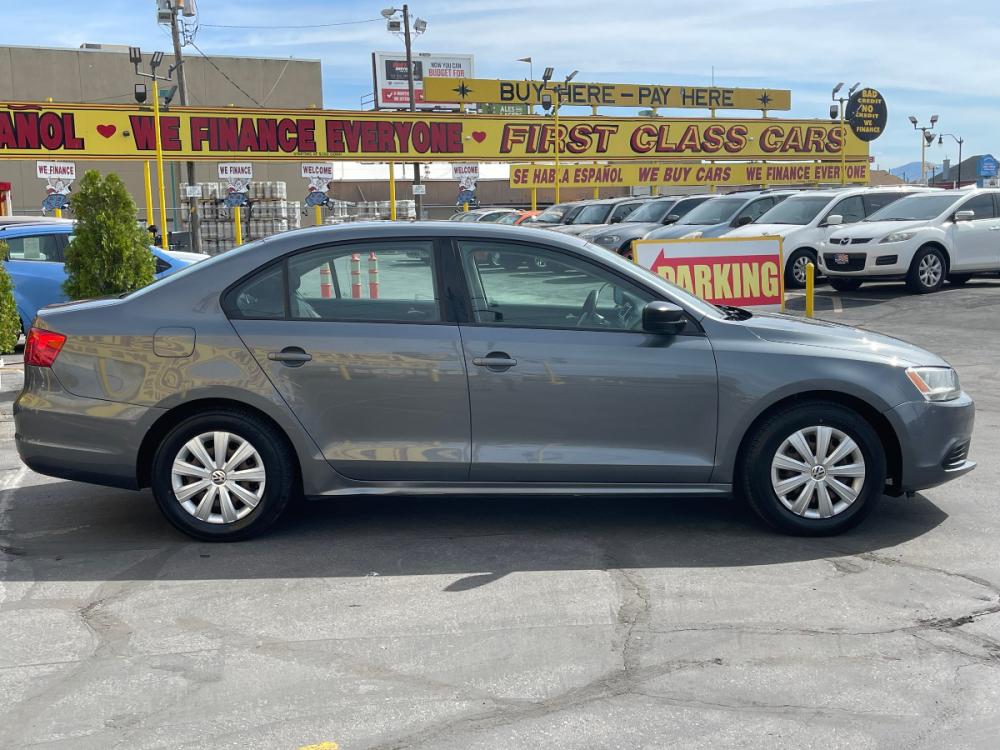 2014 Platinum Gray Metallic /Gray Cloth Volkswagen Jetta S (3VW2K7AJ7EM) with an 2.0L 4 Cyl. engine, Automatic transmission, located at 801 South State Street, Salt Lake City, UT, 84111, (801) 328-0098, 40.751953, -111.888206 - Photo #5
