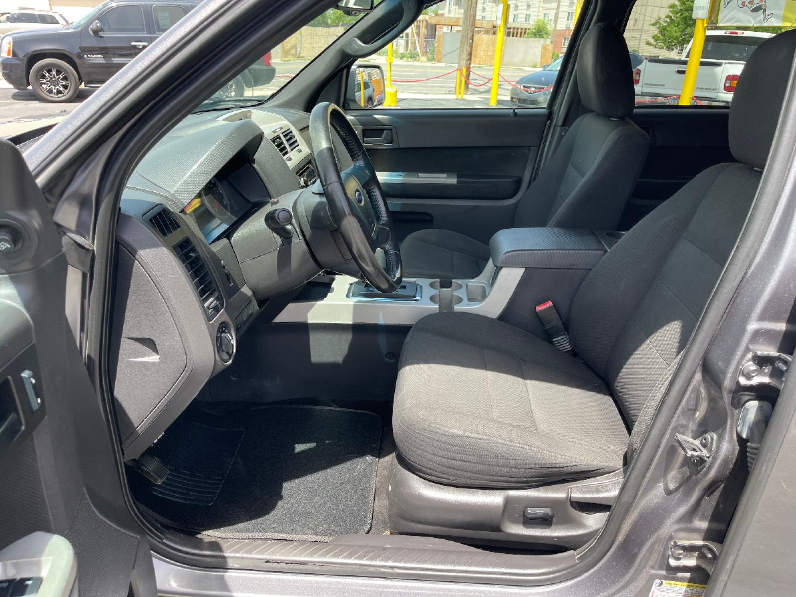 2009 Sterling Gray Metallic /Gray Cloth Ford Escape XLT 4WD V6 (1FMCU93G89K) with an 3.0L V6 engine, Automatic transmission, located at 801 South State Street, Salt Lake City, UT, 84111, (801) 328-0098, 40.751953, -111.888206 - Life is crazy. Now is the time to buy! All of our prices are just dollars above our cost. These prices will change as soon as life isn't so crazy. So please call or come in. We are here to save you a lot of money! Our service department is OPEN DAILY to help with any of your service needs. P - Photo #15