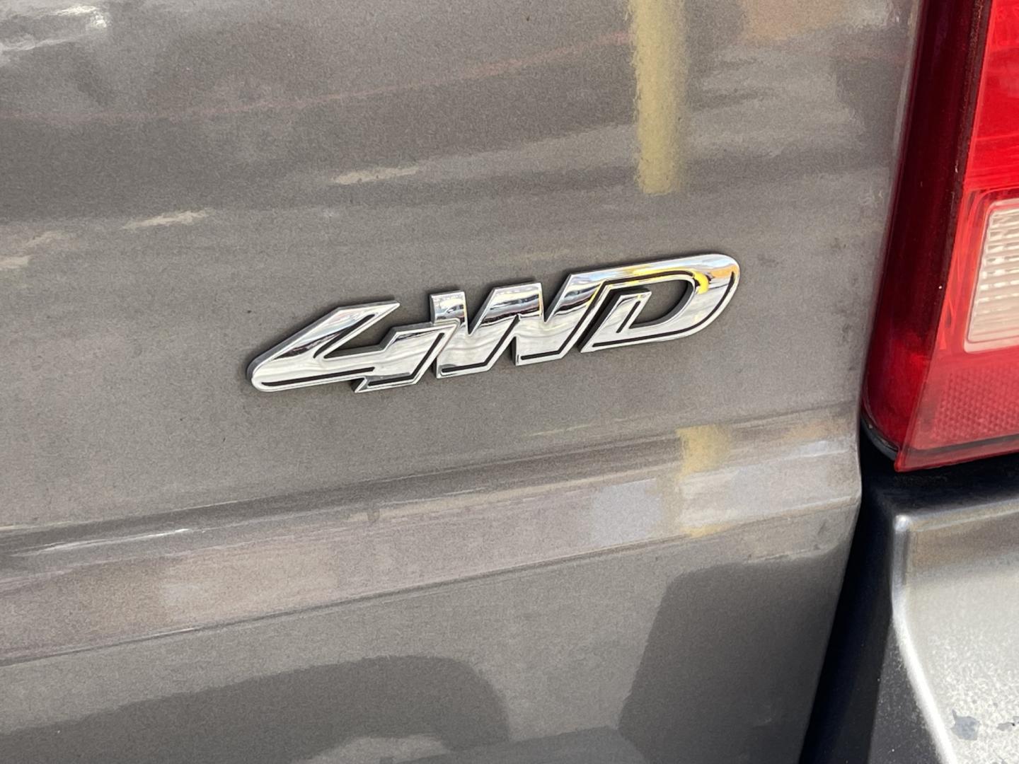 2009 Sterling Gray Metallic /Gray Cloth Ford Escape XLT 4WD V6 (1FMCU93G89K) with an 3.0L V6 engine, Automatic transmission, located at 801 South State Street, Salt Lake City, UT, 84111, (801) 328-0098, 40.751953, -111.888206 - Life is crazy. Now is the time to buy! All of our prices are just dollars above our cost. These prices will change as soon as life isn't so crazy. So please call or come in. We are here to save you a lot of money! Our service department is OPEN DAILY to help with any of your service needs. P- Photo#10
