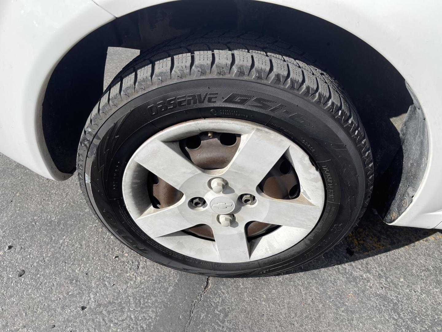 2005 Galaxy White /Gray Cloth Chevrolet Aveo LS (KL1TD62615B) with an 2.2L 4 Cyl. engine, Manual transmission, located at 801 South State Street, Salt Lake City, UT, 84111, (801) 328-0098, 40.751953, -111.888206 - Experience excellent performance with this 2005 Chevrolet Aveo! With its sleek design, efficient fuel consumption, and spacious interior, it's the perfect combination of style and convenience. Affordable and well-maintained, this used Aveo offers a reliable and comfortable ride. Make it yours today! - Photo#10