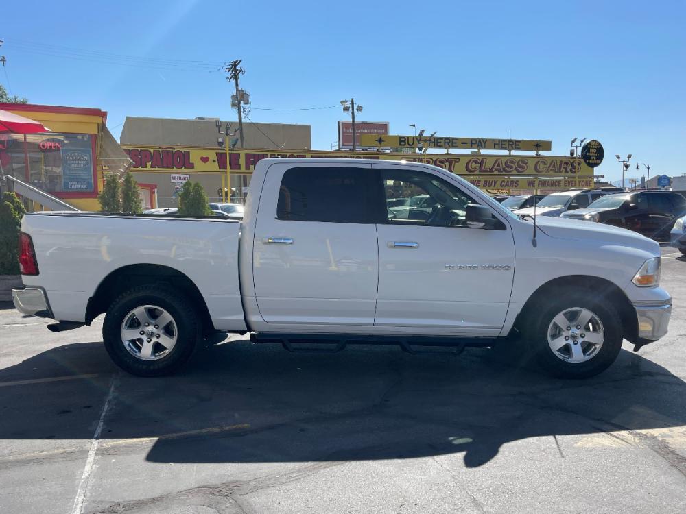 2012 Bright White /Gray Cloth Dodge Ram 1500 SLT Crew Cab 4WD (1C6RD7LP5CS) with an 4.7L V8 engine, Automatic transmission, located at 801 South State Street, Salt Lake City, UT, 84111, (801) 328-0098, 40.751953, -111.888206 - Photo #5