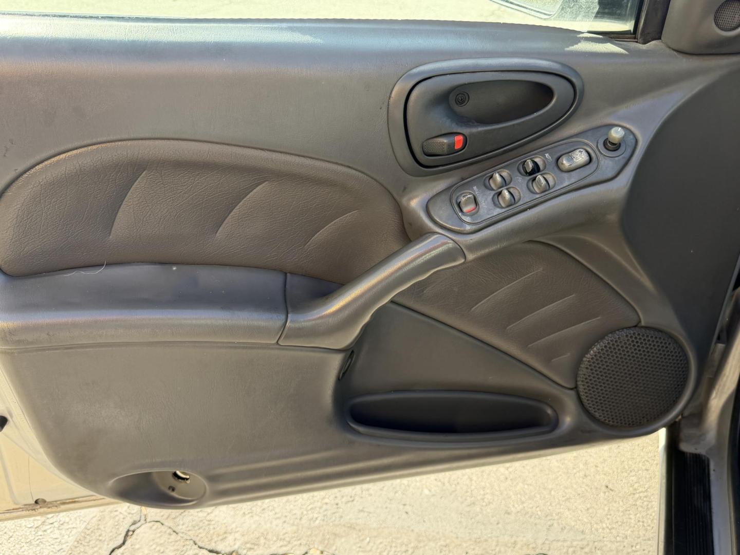 2000 Silvermist Metallic /Gray Cloth Pontiac Grand AM SE1 (1G2NF52T0YC) with an 2.4L 4 Cyl. engine, Automatic transmission, located at 801 South State Street, Salt Lake City, UT, 84111, (801) 328-0098, 40.751953, -111.888206 - Clean title! Vehicle Features: SE1 Model, ABS Brakes, Air Conditioning, Alloy Wheels, AM/FM Stereo, Automatic Transmission, CD Audio, Cloth Seats, Cruise Control, Power Locks, Power Mirrors, Power Windows, Rear Defroster, Traction Control * All advertised prices are just dollars above cost to ma - Photo#17