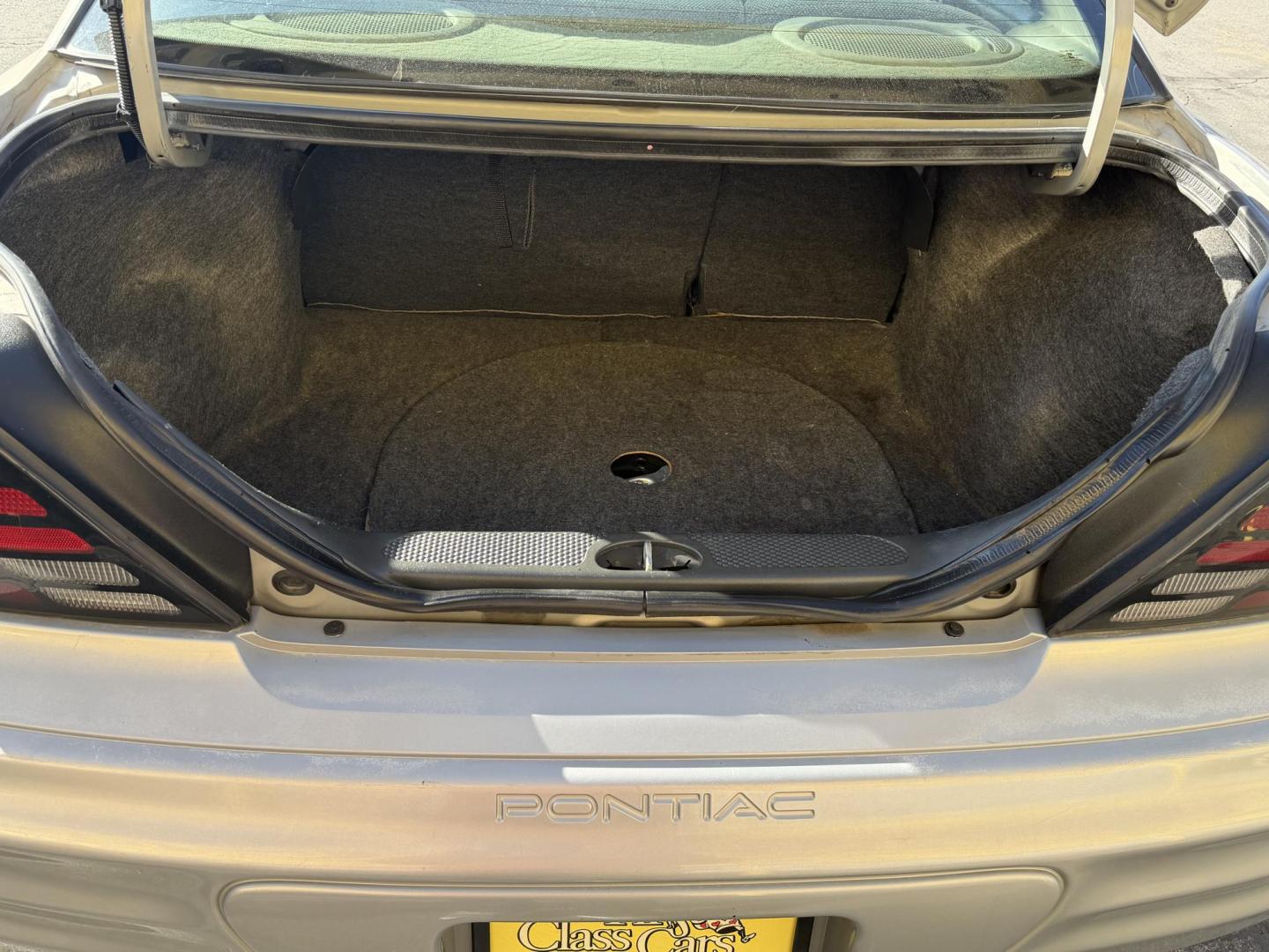 2000 Silvermist Metallic /Gray Cloth Pontiac Grand AM SE1 (1G2NF52T0YC) with an 2.4L 4 Cyl. engine, Automatic transmission, located at 801 South State Street, Salt Lake City, UT, 84111, (801) 328-0098, 40.751953, -111.888206 - Clean title! Vehicle Features: SE1 Model, ABS Brakes, Air Conditioning, Alloy Wheels, AM/FM Stereo, Automatic Transmission, CD Audio, Cloth Seats, Cruise Control, Power Locks, Power Mirrors, Power Windows, Rear Defroster, Traction Control * All advertised prices are just dollars above cost to ma - Photo#21