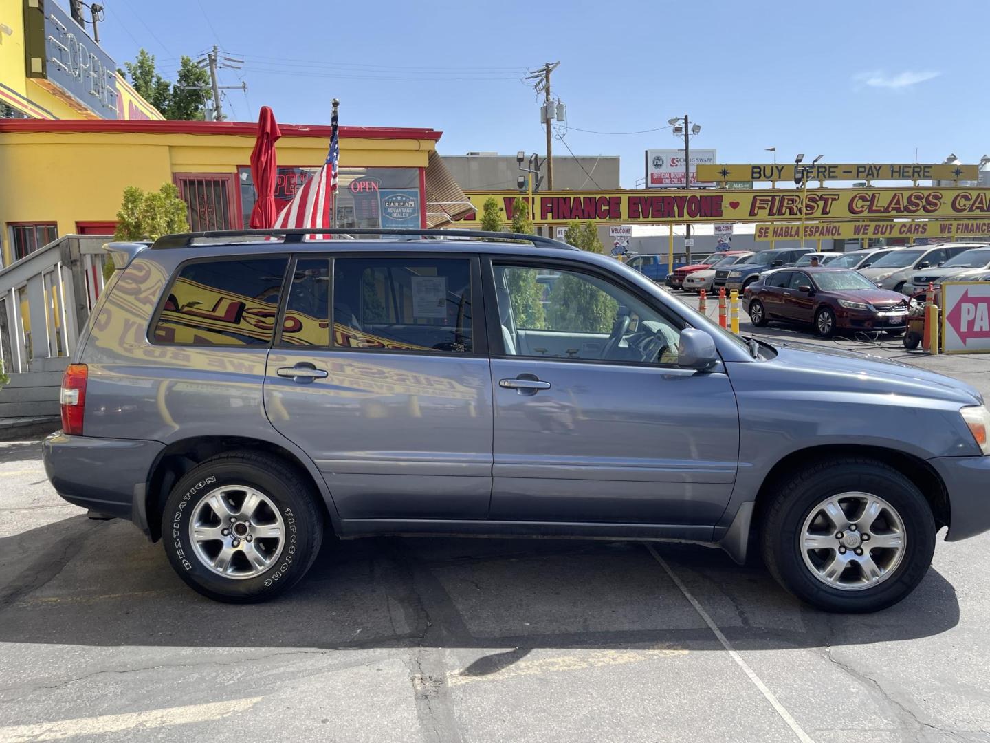 2007 Bluestone Metallic /Gray Cloth Toyota Highlander V6 4WD (JTEEP21A770) with an 3.3L V6 engine, Automatic transmission, located at 801 South State Street, Salt Lake City, UT, 84111, (801) 328-0098, 40.751953, -111.888206 - Our service department is OPEN DAILY to help with any of your service needs. Please call for immediate appointment! Clean Title!! Extra clean!! Immaculate condition!! Free Carfax!! Must see!! Warranty available!! Free Carfax!!! Vehicle Features: 4WD/AWD, ABS Brakes, Air Conditioning, Allo - Photo#4