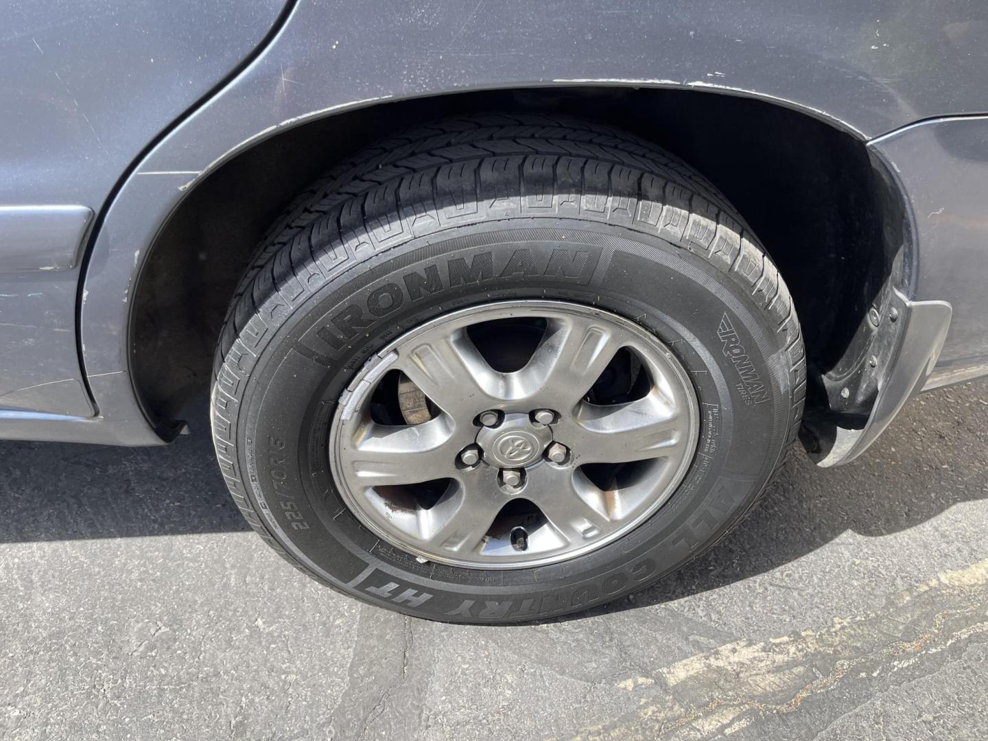 2007 Bluestone Metallic /Gray Cloth Toyota Highlander V6 4WD (JTEEP21A770) with an 3.3L V6 engine, Automatic transmission, located at 801 South State Street, Salt Lake City, UT, 84111, (801) 328-0098, 40.751953, -111.888206 - Our service department is OPEN DAILY to help with any of your service needs. Please call for immediate appointment! Clean Title!! Extra clean!! Immaculate condition!! Free Carfax!! Must see!! Warranty available!! Free Carfax!!! Vehicle Features: 4WD/AWD, ABS Brakes, Air Conditioning, Allo - Photo#10