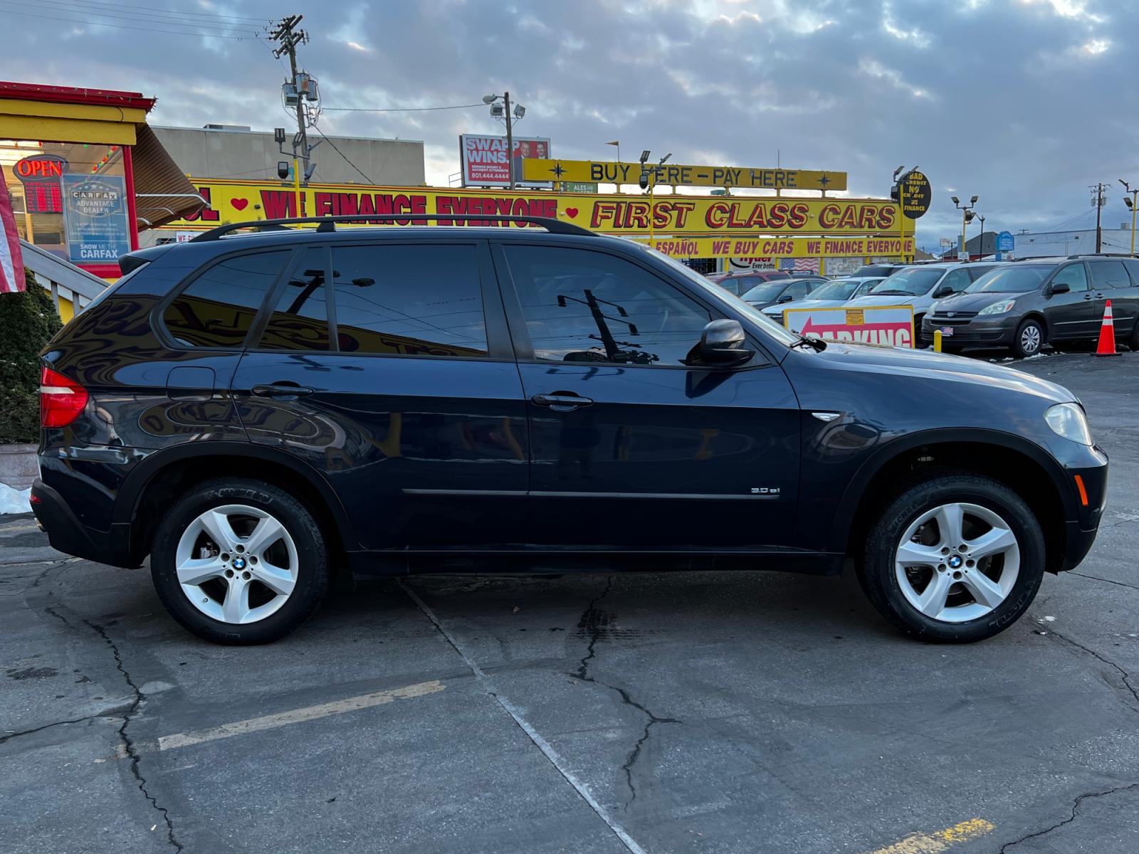 2007 Toledo Blue Metallic /Tan Leather BMW X5 3.0si (5UXFE43547L) with an 3.0L I6 engine, Automatic transmission, located at 801 South State Street, Salt Lake City, UT, 84111, (801) 328-0098, 40.751953, -111.888206 - Life is crazy. Now is the time to buy! All of our prices are just dollars above our cost. These prices will change as soon as life isn't so crazy. So please call or come in. We are here to save you a lot of money! Our service department is OPEN DAILY to help with any of your service need - Photo #5