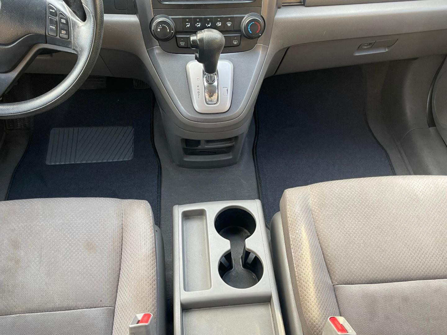 2009 Royal Blue Pearl Honda CR-V LX (JHLRE38329C) with an 2.4L 4 Cyl. engine, Automatic transmission, located at 801 South State Street, Salt Lake City, UT, 84111, (801) 328-0098, 40.751953, -111.888206 - Our service department is OPEN DAILY to help with any of your service needs. Please call for immediate appointment! Clean Title!! Extra clean!! Immaculate condition!! Free Carfax!! Must see!! Warranty available!! Free Carfax!!! Features: LX Model, ABS Brakes, Air Conditioning, AM/FM Stereo, - Photo#19