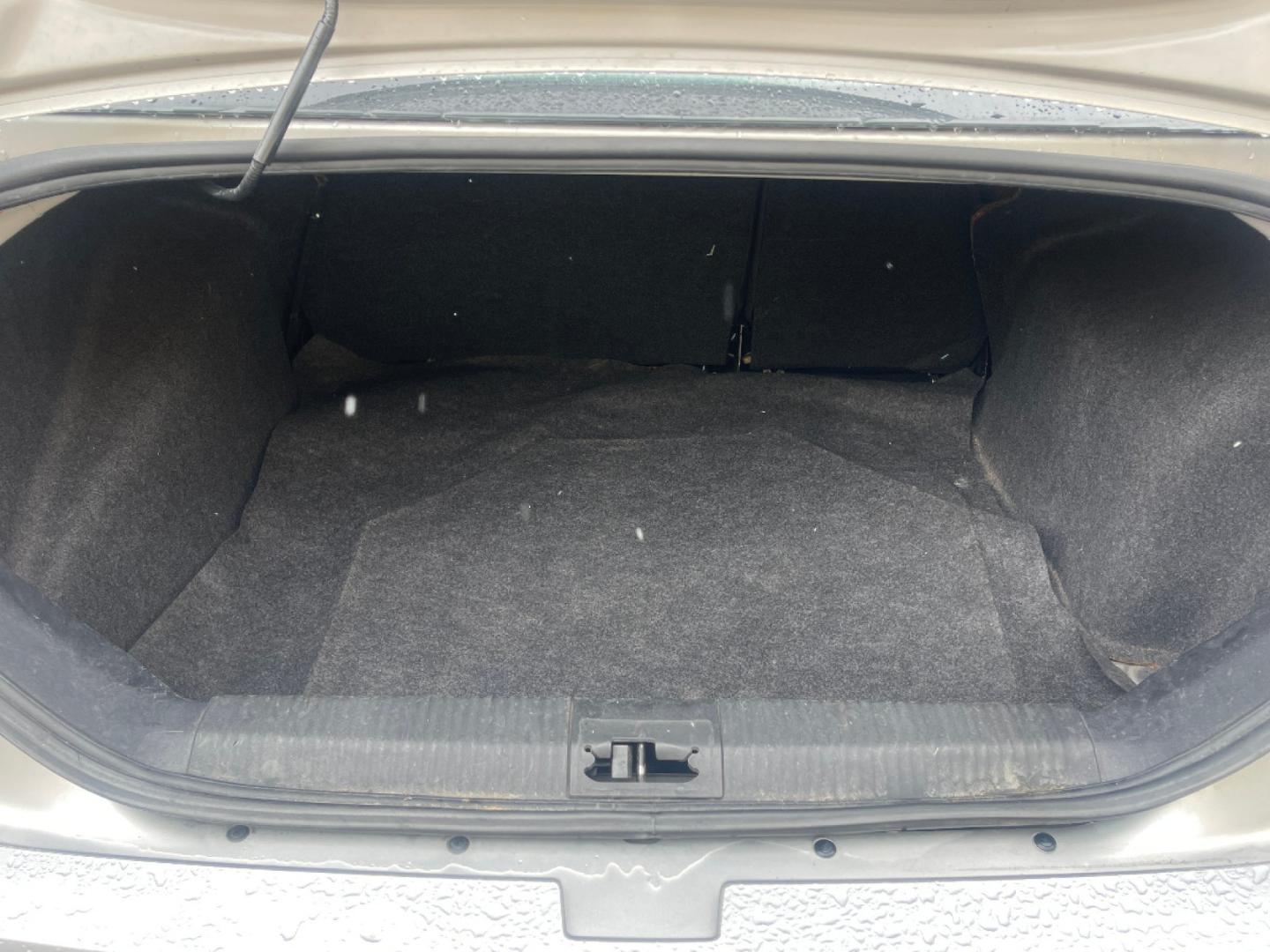 2010 Ingot Silver Metallic /Black Cloth Ford Focus SE (1FAHP3FN6AW) with an 2.0L 4 Cyl. engine, Automatic transmission, located at 801 South State Street, Salt Lake City, UT, 84111, (801) 328-0098, 40.751953, -111.888206 - Life is crazy. Now is the time to buy! All of our prices are just dollars above our cost. These prices will change as soon as life isn't so crazy. So please call or come in. We are here to save you a lot of money! Our service department is OPEN DAILY to help with any of your service needs. P - Photo#23