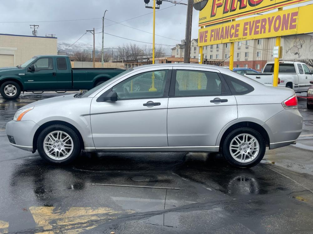2010 Ingot Silver Metallic /Black Cloth Ford Focus SE (1FAHP3FN6AW) with an 2.0L 4 Cyl. engine, Automatic transmission, located at 801 South State Street, Salt Lake City, UT, 84111, (801) 328-0098, 40.751953, -111.888206 - Photo #1