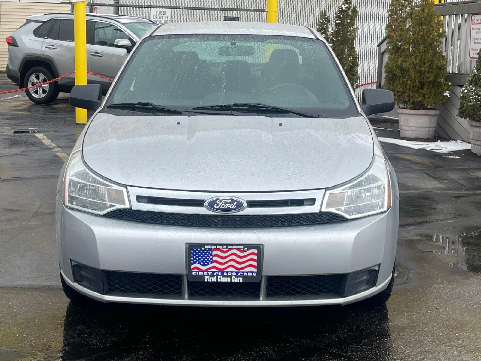 2010 Ingot Silver Metallic /Black Cloth Ford Focus SE (1FAHP3FN6AW) with an 2.0L 4 Cyl. engine, Automatic transmission, located at 801 South State Street, Salt Lake City, UT, 84111, (801) 328-0098, 40.751953, -111.888206 - Life is crazy. Now is the time to buy! All of our prices are just dollars above our cost. These prices will change as soon as life isn't so crazy. So please call or come in. We are here to save you a lot of money! Our service department is OPEN DAILY to help with any of your service need - Photo #3