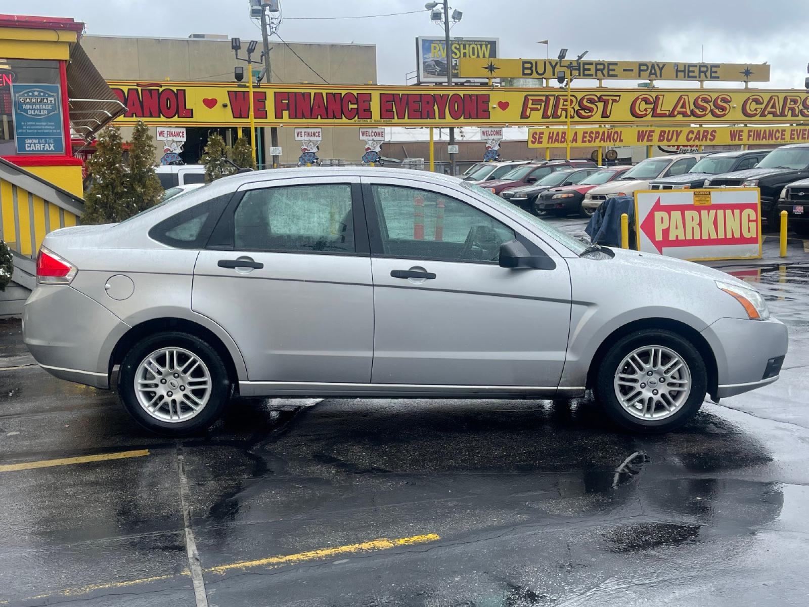 2010 Ingot Silver Metallic /Black Cloth Ford Focus SE (1FAHP3FN6AW) with an 2.0L 4 Cyl. engine, Automatic transmission, located at 801 South State Street, Salt Lake City, UT, 84111, (801) 328-0098, 40.751953, -111.888206 - Life is crazy. Now is the time to buy! All of our prices are just dollars above our cost. These prices will change as soon as life isn't so crazy. So please call or come in. We are here to save you a lot of money! Our service department is OPEN DAILY to help with any of your service need - Photo #5