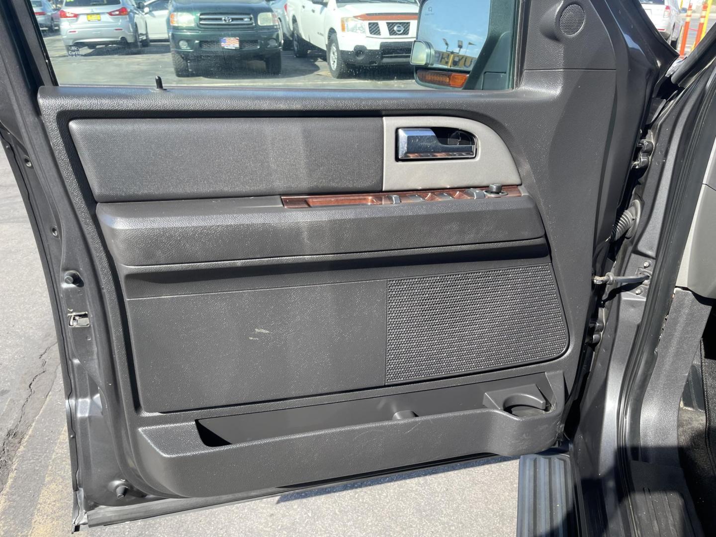 2007 Alloy Metallic /Black Leather Ford Expedition EL Limited 4WD (1FMFK20567L) with an 5.4L V8 engine, Automatic transmission, located at 801 South State Street, Salt Lake City, UT, 84111, (801) 328-0098, 40.751953, -111.888206 - Clean Title! Perfect all around SUV for winter with 4x4, 3rd row seating and DVD Entertainment system in the rear for the kids! A/C seats and heated seats! We put brand new tires on this and it has passed all inspections by our mechanic and fully approved for up to a 3 month to 2 year warranty that - Photo#20