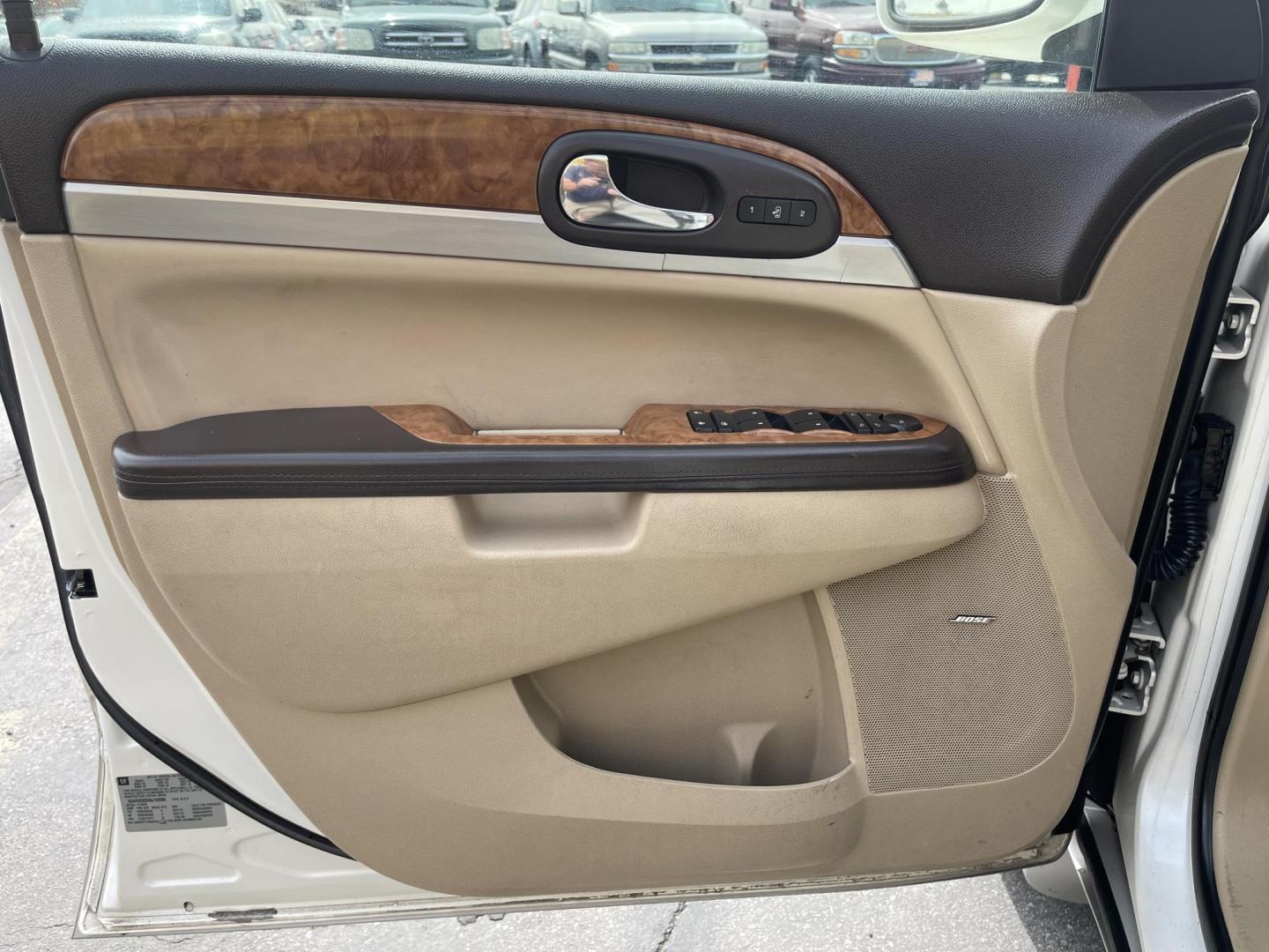 2011 White Diamond Pearl Buick Enclave CXL-2 AWD (5GAKVCEDXBJ) with an 3.6L V6 engine, Automatic transmission, located at 801 South State Street, Salt Lake City, UT, 84111, (801) 328-0098, 40.751953, -111.888206 - Clean title! Our service department is OPEN DAILY to help with any of your service needs. Please call for immediate appointment! Clean Title!! Extra clean!! Immaculate condition!! Free Carfax!! Must see!! Warranty available!! Free Carfax!!! Vehicle Features: Carfax Certified 2 Owners!, 20 - Photo#17