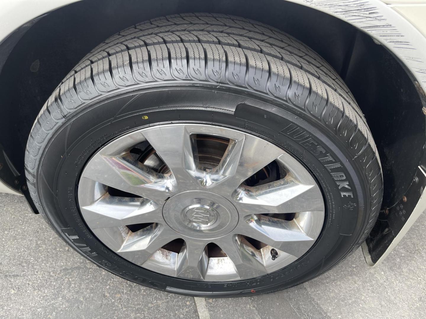 2011 White Diamond Pearl Buick Enclave CXL-2 AWD (5GAKVCEDXBJ) with an 3.6L V6 engine, Automatic transmission, located at 801 South State Street, Salt Lake City, UT, 84111, (801) 328-0098, 40.751953, -111.888206 - Clean title! Our service department is OPEN DAILY to help with any of your service needs. Please call for immediate appointment! Clean Title!! Extra clean!! Immaculate condition!! Free Carfax!! Must see!! Warranty available!! Free Carfax!!! Vehicle Features: Carfax Certified 2 Owners!, 20 - Photo#23