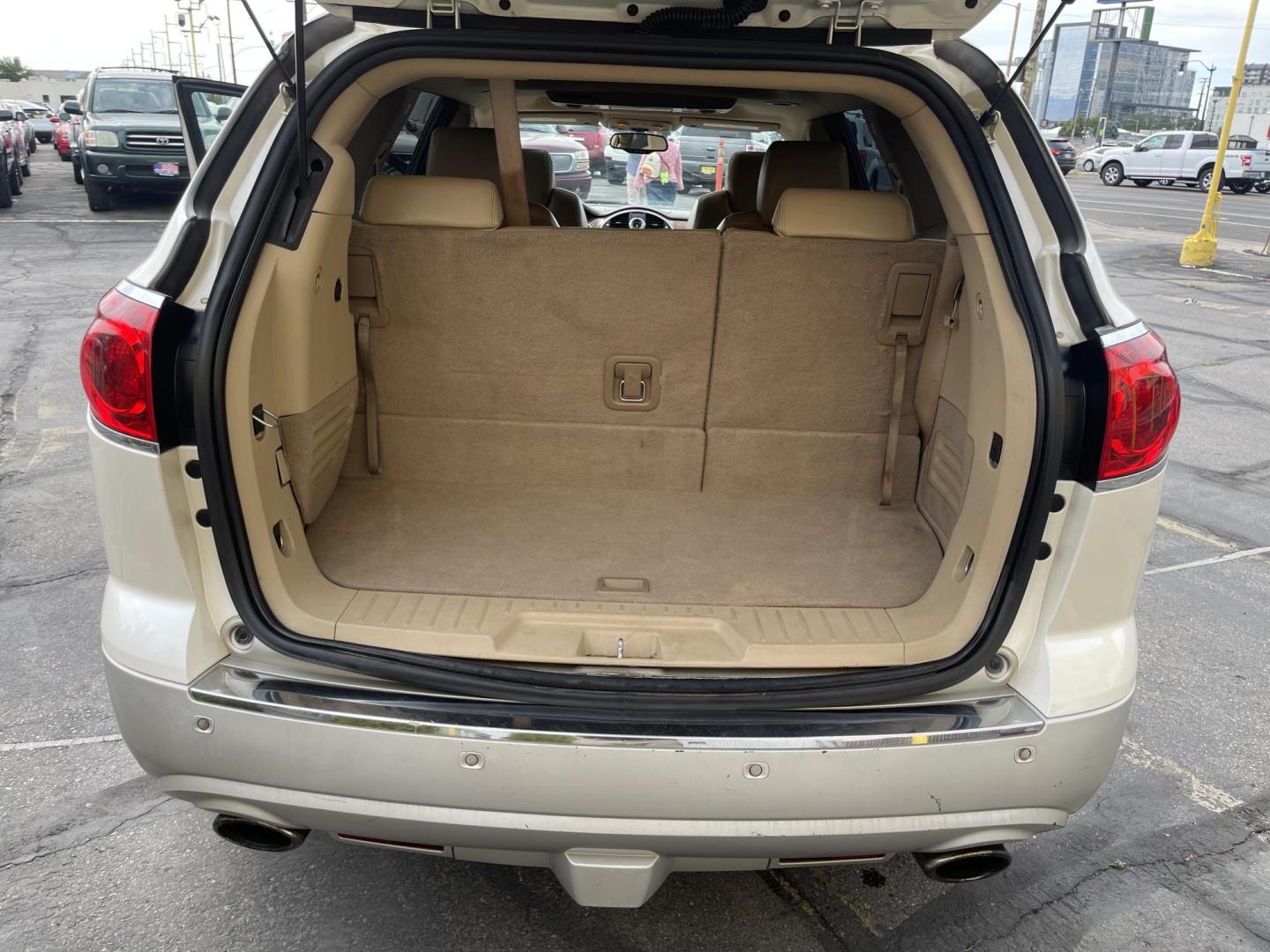 2011 White Diamond Pearl Buick Enclave CXL-2 AWD (5GAKVCEDXBJ) with an 3.6L V6 engine, Automatic transmission, located at 801 South State Street, Salt Lake City, UT, 84111, (801) 328-0098, 40.751953, -111.888206 - Clean title! Our service department is OPEN DAILY to help with any of your service needs. Please call for immediate appointment! Clean Title!! Extra clean!! Immaculate condition!! Free Carfax!! Must see!! Warranty available!! Free Carfax!!! Vehicle Features: Carfax Certified 2 Owners!, 20 - Photo#25