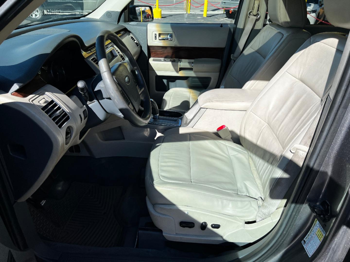 2009 Sterling Gray Metallic Ford Flex SEL (2FMDK52C49B) with an 3.5L V6 engine, Automatic transmission, located at 801 South State Street, Salt Lake City, UT, 84111, (801) 328-0098, 40.751953, -111.888206 - Super Clean nice car! 3rd row seating, leather fully loaded! Great family vehicle! Clean Title!! Extra clean!! Immaculate condition!! Free Carfax!! Must see!! Warranty available!! Free Carfax!!! Vehicle Features:ABS Brakes, Air Conditioning, Alloy Wheels, AM/FM Stereo, Automatic Transmission, A - Photo#14