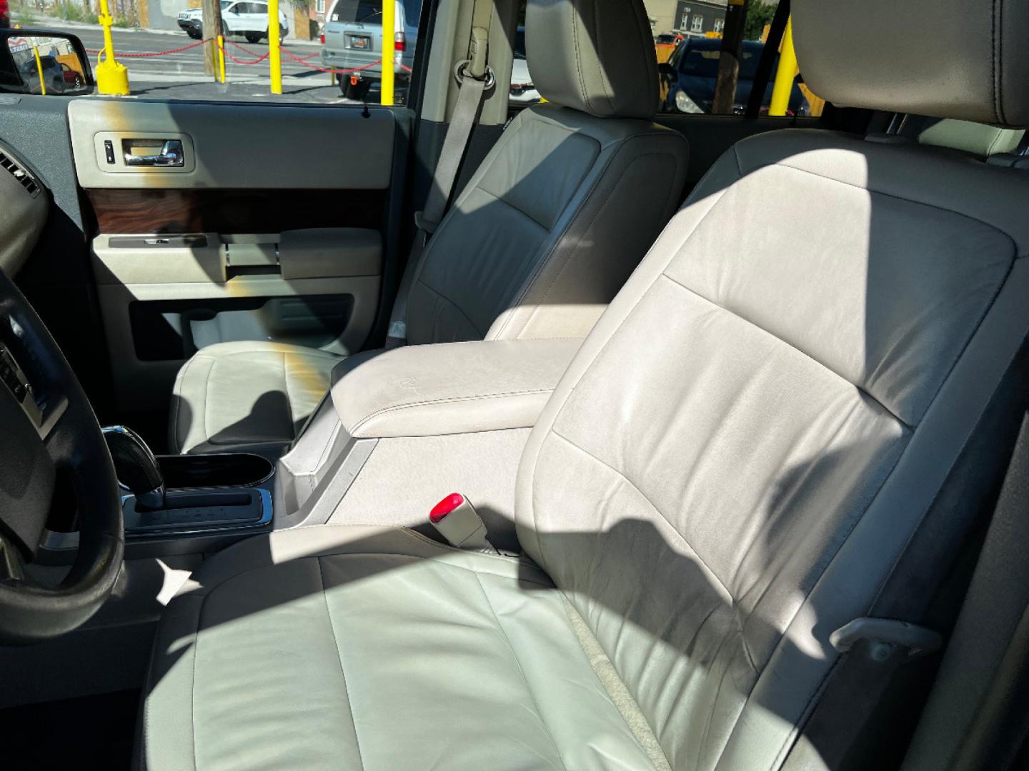 2009 Sterling Gray Metallic Ford Flex SEL (2FMDK52C49B) with an 3.5L V6 engine, Automatic transmission, located at 801 South State Street, Salt Lake City, UT, 84111, (801) 328-0098, 40.751953, -111.888206 - Super Clean nice car! 3rd row seating, leather fully loaded! Great family vehicle! Clean Title!! Extra clean!! Immaculate condition!! Free Carfax!! Must see!! Warranty available!! Free Carfax!!! Vehicle Features:ABS Brakes, Air Conditioning, Alloy Wheels, AM/FM Stereo, Automatic Transmission, A - Photo#15