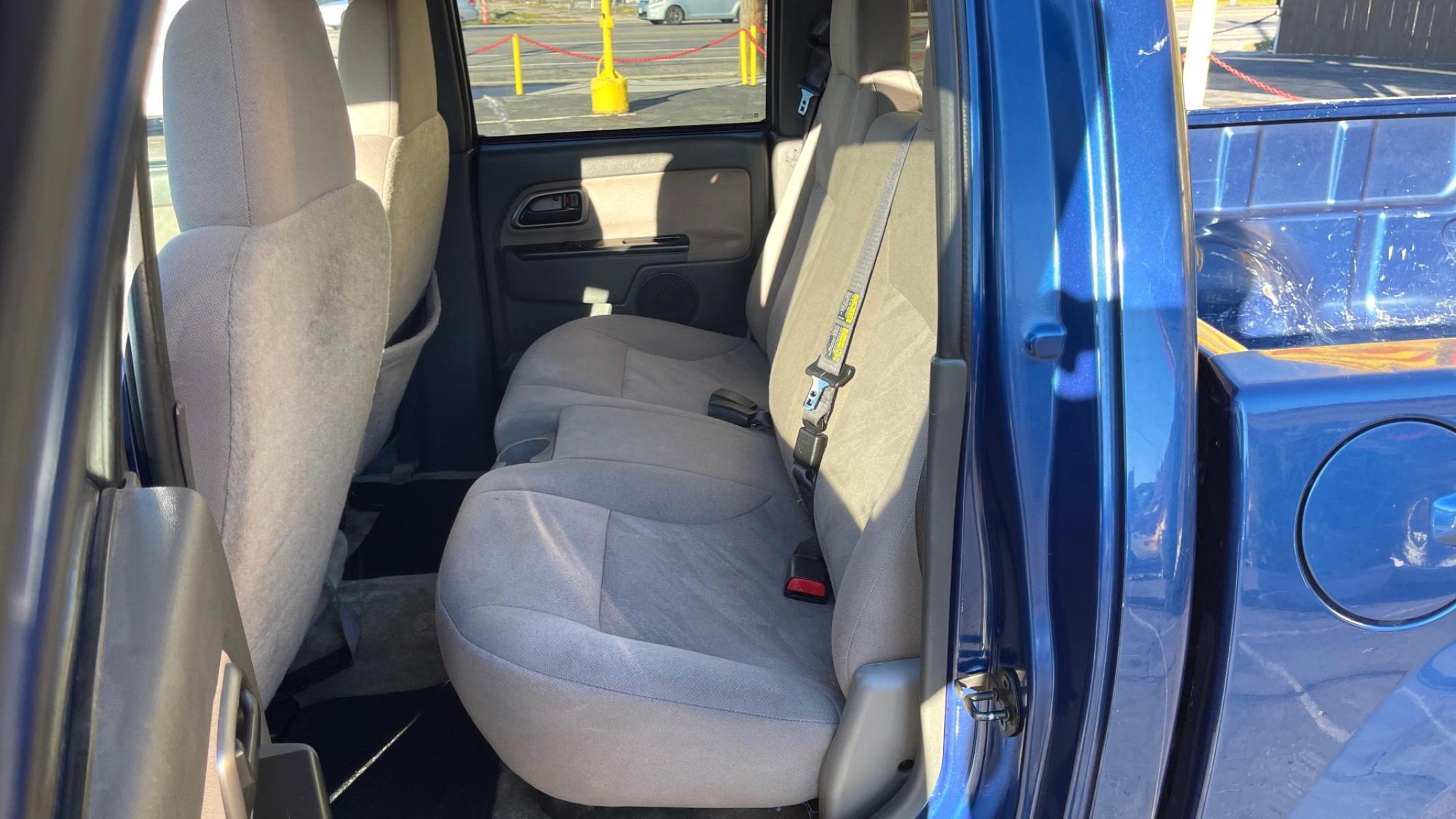 2005 Superior Blue Metallic /Gray Cloth Chevrolet Colorado LS Crew Cab (1GCCS136158) with an 3.5L 5 Cyl. engine, Automatic transmission, located at 801 South State Street, Salt Lake City, UT, 84111, (801) 328-0098, 40.751953, -111.888206 - Experience exceptional rides with our 2005 Chevrolet Colorado! Despite its age, this gem boasts reliable performance, robust power, and smooth handling. Perfectly maintained and affordably priced, it's an excellent choice for first-time owners or budget-conscious buyers. Grab this unbeatable deal wh - Photo #9