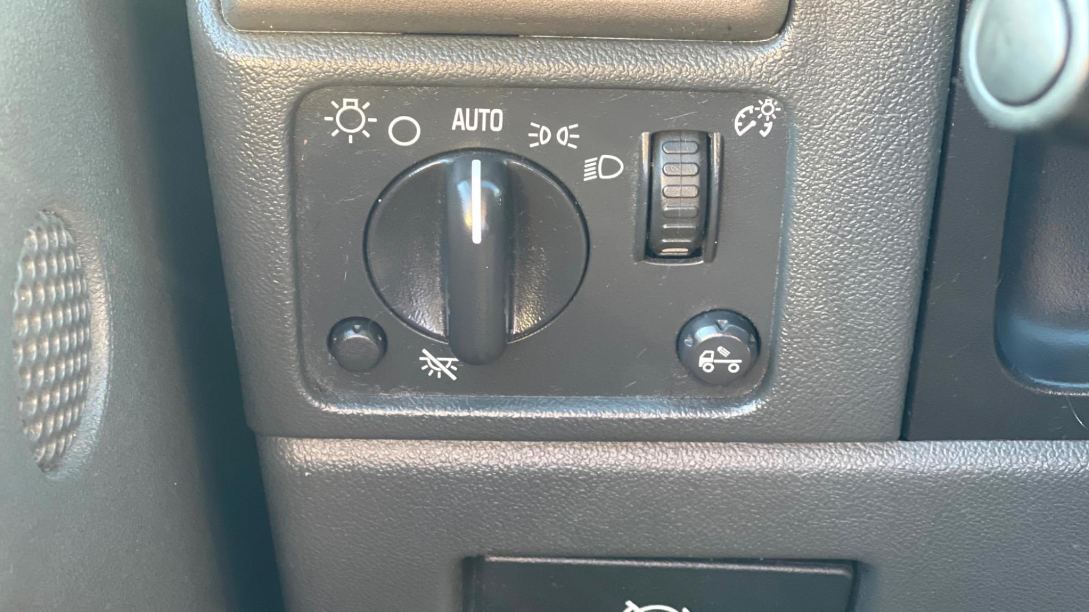 2005 Superior Blue Metallic /Gray Cloth Chevrolet Colorado LS Crew Cab (1GCCS136158) with an 3.5L 5 Cyl. engine, Automatic transmission, located at 801 South State Street, Salt Lake City, UT, 84111, (801) 328-0098, 40.751953, -111.888206 - Experience exceptional rides with our 2005 Chevrolet Colorado! Despite its age, this gem boasts reliable performance, robust power, and smooth handling. Perfectly maintained and affordably priced, it's an excellent choice for first-time owners or budget-conscious buyers. Grab this unbeatable deal wh - Photo #17