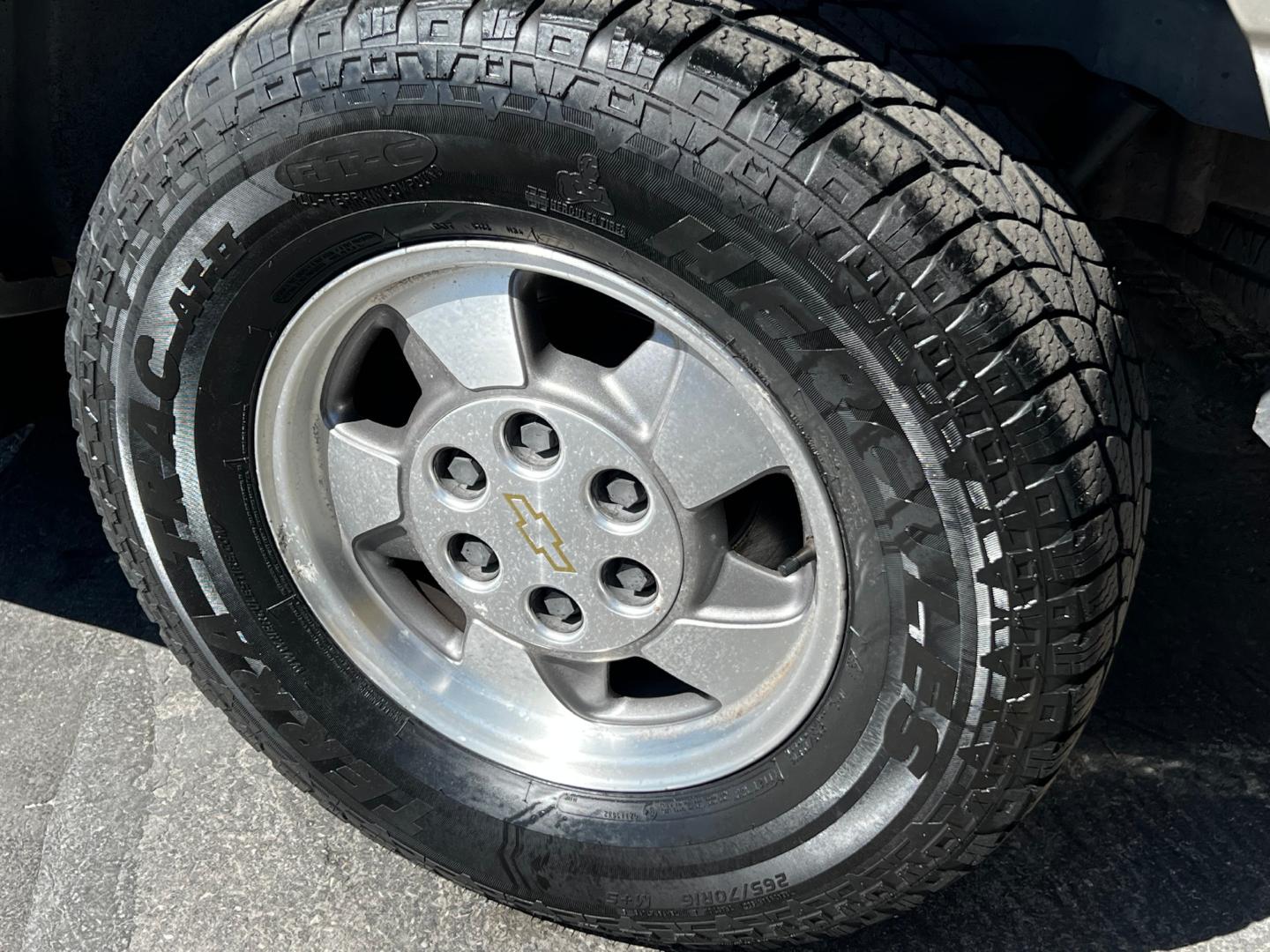 2001 Pewter Metallic /Tan Leather Chevrolet Suburban LT C1500 2WD (3GNEC16T41G) with an 5.3L V8 engine, Automatic transmission, located at 801 South State Street, Salt Lake City, UT, 84111, (801) 328-0098, 40.751953, -111.888206 - Life is crazy. Now is the time to buy! All of our prices are just dollars above our cost. These prices will change as soon as life isn't so crazy. So please call or come in. We are here to save you a lot of money! Our service department is OPEN DAILY to help with any of your service needs. P - Photo#10