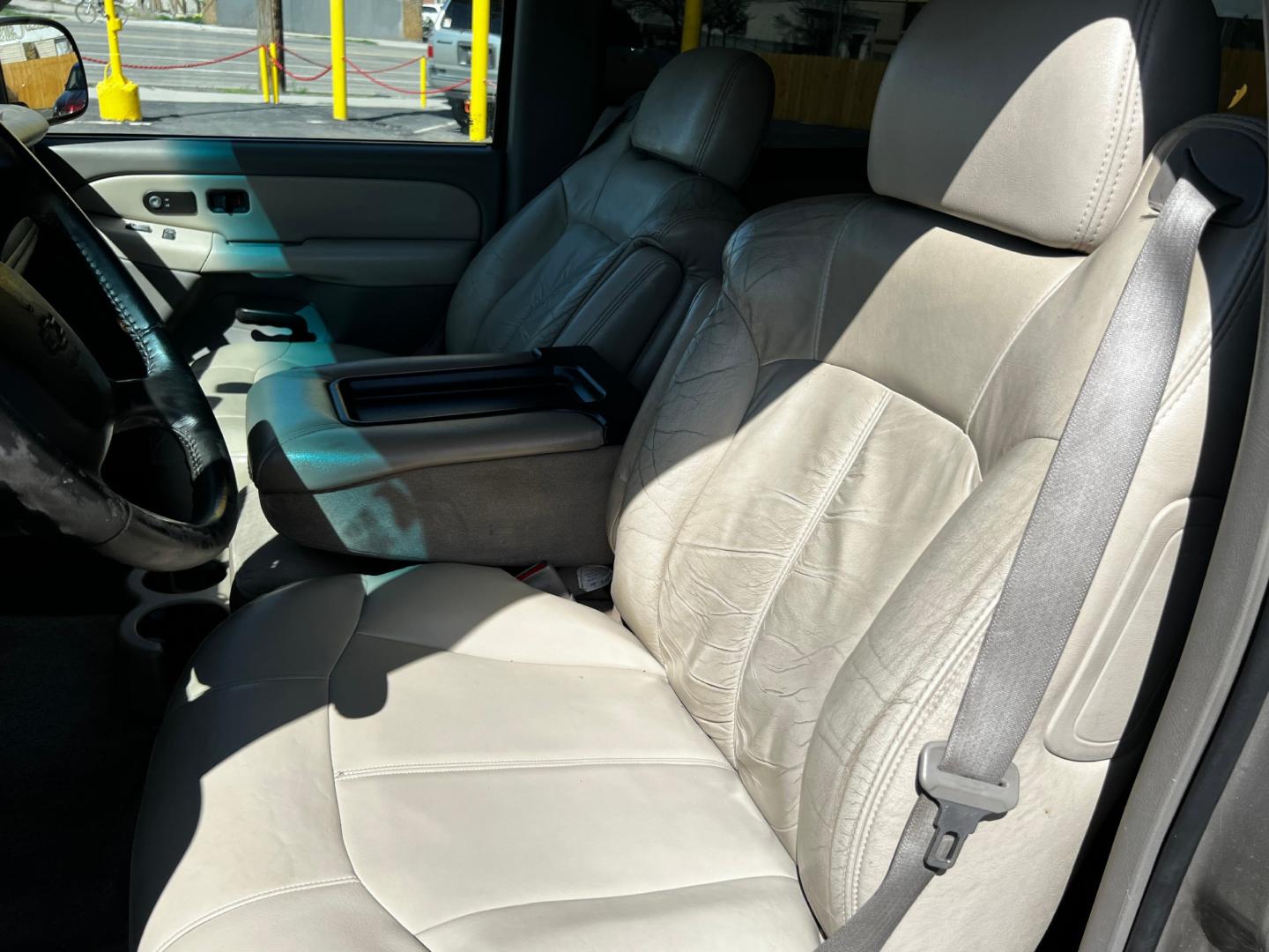 2001 Pewter Metallic /Tan Leather Chevrolet Suburban LT C1500 2WD (3GNEC16T41G) with an 5.3L V8 engine, Automatic transmission, located at 801 South State Street, Salt Lake City, UT, 84111, (801) 328-0098, 40.751953, -111.888206 - Life is crazy. Now is the time to buy! All of our prices are just dollars above our cost. These prices will change as soon as life isn't so crazy. So please call or come in. We are here to save you a lot of money! Our service department is OPEN DAILY to help with any of your service needs. P - Photo#16