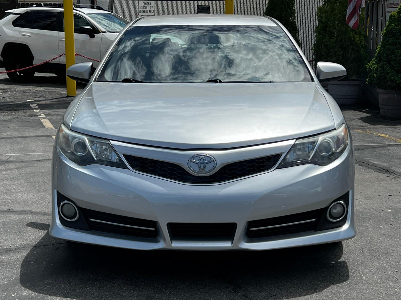 2014 Silver Streak Mica /Black Toyota Camry SE (4T1BF1FK9EU) with an 2.5L 4 Cyl. engine, Automatic transmission, located at 801 South State Street, Salt Lake City, UT, 84111, (801) 328-0098, 40.751953, -111.888206 - Life is crazy. Now is the time to buy! All of our prices are just dollars above our cost. These prices will change as soon as life isn't so crazy. So please call or come in. We are here to save you a lot of money! Our service department is OPEN DAILY to help with any of your service needs. P - Photo #3