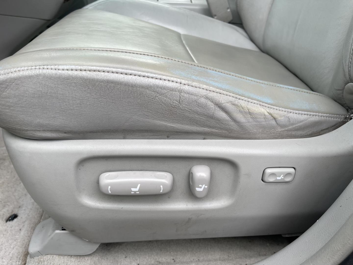 2004 Bamboo Pearl /Tan Leather Lexus RX 330 4WD (JTJHA31U140) with an 3.3L V6 engine, Automatic transmission, located at 801 South State Street, Salt Lake City, UT, 84111, (801) 328-0098, 40.751953, -111.888206 - Clean Title!! Extra clean!! Immaculate condition!! Free Carfax!! Must see!! Warranty available!! Free Carfax!!! Vehicle Features:4WD/AWD, ABS Brakes, AM/FM Stereo, Air Conditioning, Alloy Wheels, Automatic Transmission, CD Audio, Cassette Player, Cruise Control, Front Seat Heaters, Leather Seat - Photo#14