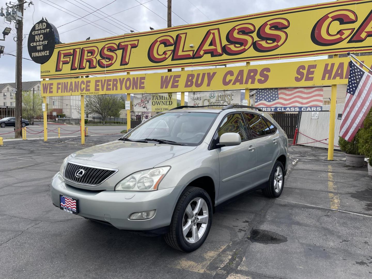 2004 Bamboo Pearl /Tan Leather Lexus RX 330 4WD (JTJHA31U140) with an 3.3L V6 engine, Automatic transmission, located at 801 South State Street, Salt Lake City, UT, 84111, (801) 328-0098, 40.751953, -111.888206 - Clean Title!! Extra clean!! Immaculate condition!! Free Carfax!! Must see!! Warranty available!! Free Carfax!!! Vehicle Features:4WD/AWD, ABS Brakes, AM/FM Stereo, Air Conditioning, Alloy Wheels, Automatic Transmission, CD Audio, Cassette Player, Cruise Control, Front Seat Heaters, Leather Seat - Photo#27