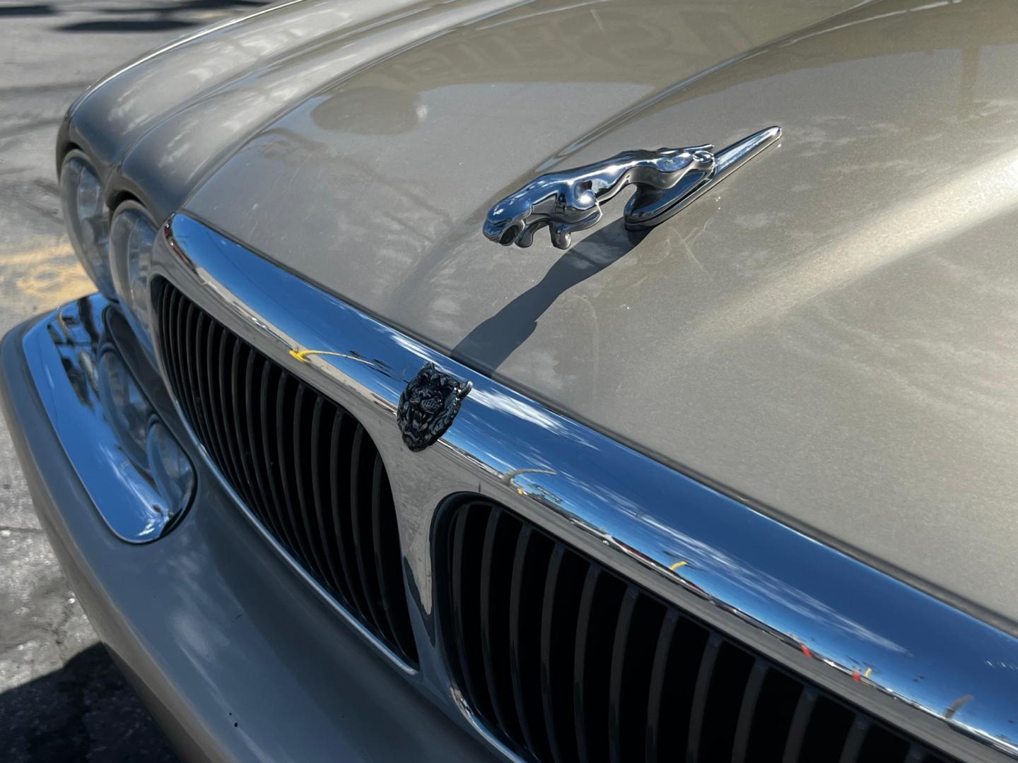 1999 Topaz Metallic /Tan Leather Jaguar XJ Sedan XJ8 L (SAJHX6047XC) with an 4.0L V8 engine, Automatic transmission, located at 801 South State Street, Salt Lake City, UT, 84111, (801) 328-0098, 40.751953, -111.888206 - Life is crazy. Now is the time to buy! All of our prices are just dollars above our cost. These prices will change as soon as life isn't so crazy. So please call or come in. We are here to save you a lot of money! Our service department is OPEN DAILY to help with any of your service needs. Please ca - Photo#9