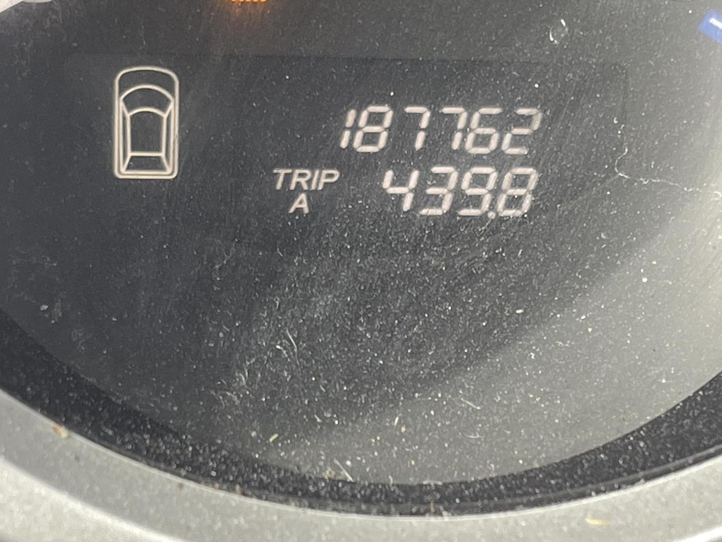 2008 Fiji Blue Pearl /Gray Cloth Honda Element EX 4WD AT (5J6YH28788L) with an 2.4L 4 Cyl. engine, Automatic transmission, located at 801 South State Street, Salt Lake City, UT, 84111, (801) 328-0098, 40.751953, -111.888206 - Clean hard to find AWD Honda Element Clean title! Tires are in good condition, great gas mileage commuter car. Vehicle Features:Awd, automatic, 2.4 liter 4 cylinder, power windows, power locks, fold away seats, plastic flooring, AM/FM/CD, rear moon roof, keyless entry, alloy wheels, cloth seats - Photo#15