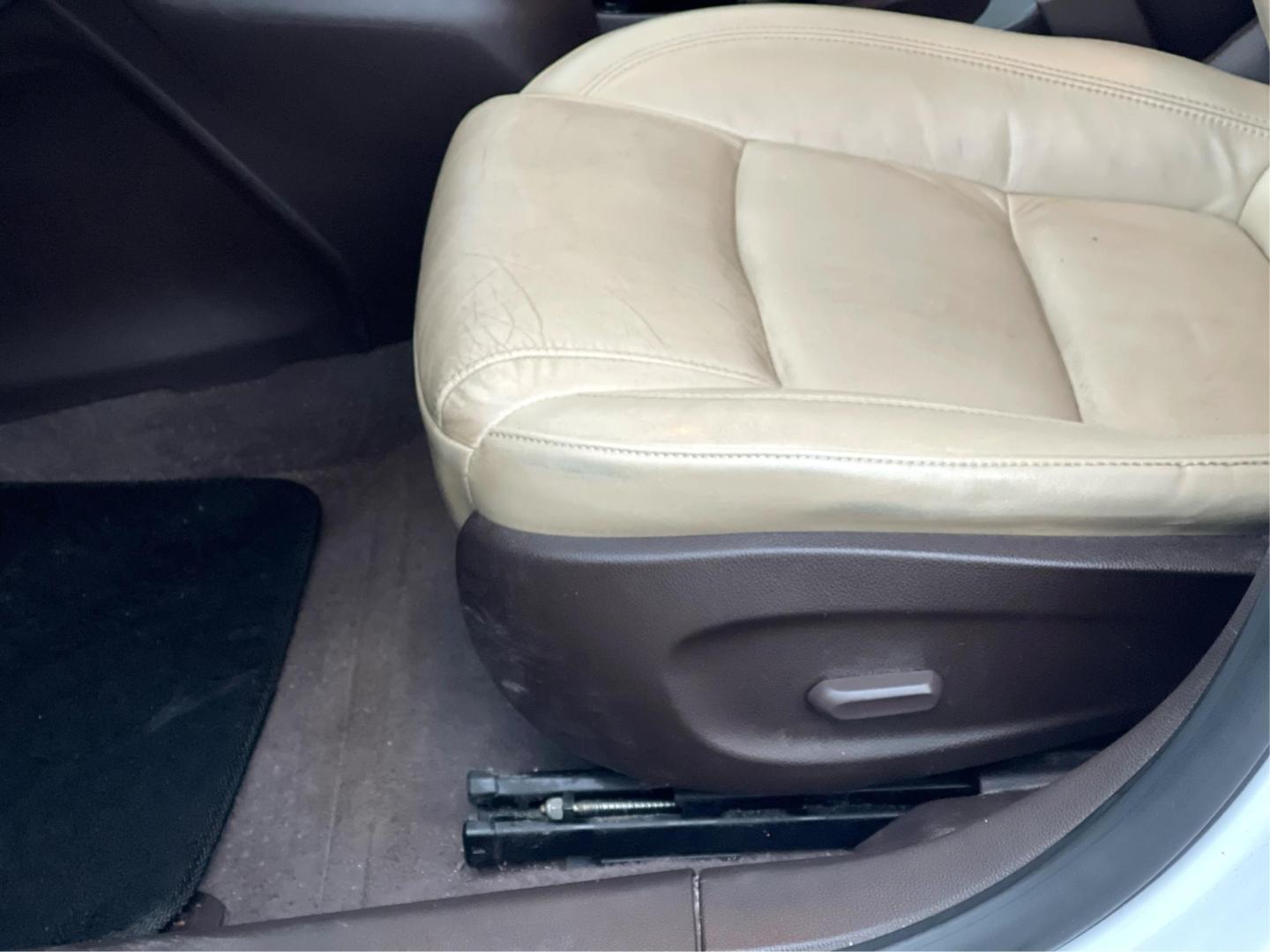 2013 Artic White /TAN Chevrolet Cruze LT (1G1PE5SB6D7) with an 1.4L 4 CYLINDER engine, AUTOMATIC transmission, located at 801 South State Street, Salt Lake City, UT, 84111, (801) 328-0098, 40.751953, -111.888206 - Experience true performance & comfort with this 2013 used Chevrolet Cruze. Outstanding fuel efficiency, seamless connectivity, and sophisticated style - all at an affordable price. Spend less, drive more, and live life to the fullest! Features:ABS Brakes, AM/FM Stereo, Air Conditioning, Alloy Wheel - Photo#18