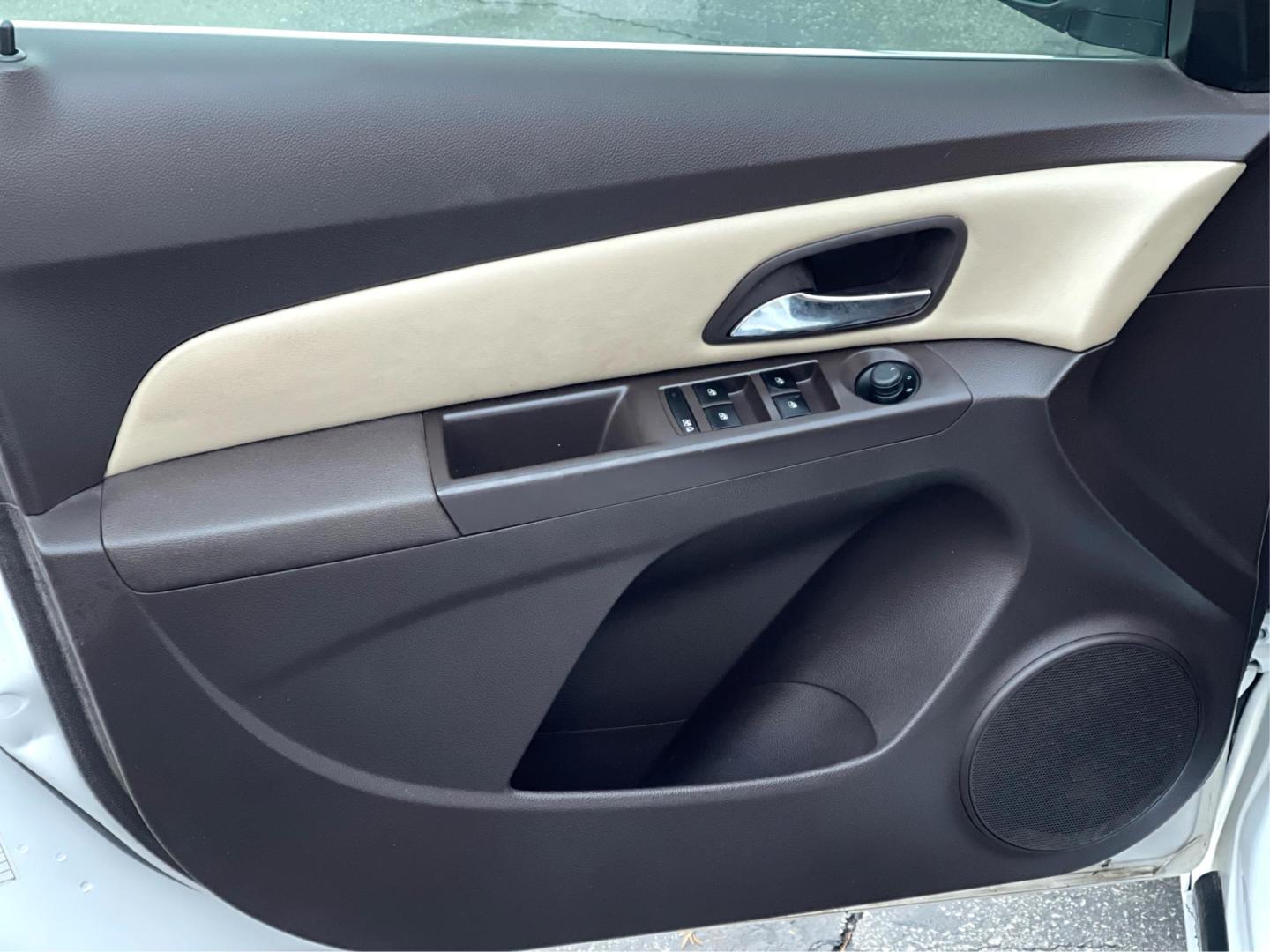 2013 Artic White /TAN Chevrolet Cruze LT (1G1PE5SB6D7) with an 1.4L 4 CYLINDER engine, AUTOMATIC transmission, located at 801 South State Street, Salt Lake City, UT, 84111, (801) 328-0098, 40.751953, -111.888206 - Experience true performance & comfort with this 2013 used Chevrolet Cruze. Outstanding fuel efficiency, seamless connectivity, and sophisticated style - all at an affordable price. Spend less, drive more, and live life to the fullest! Features:ABS Brakes, AM/FM Stereo, Air Conditioning, Alloy Wheel - Photo#19