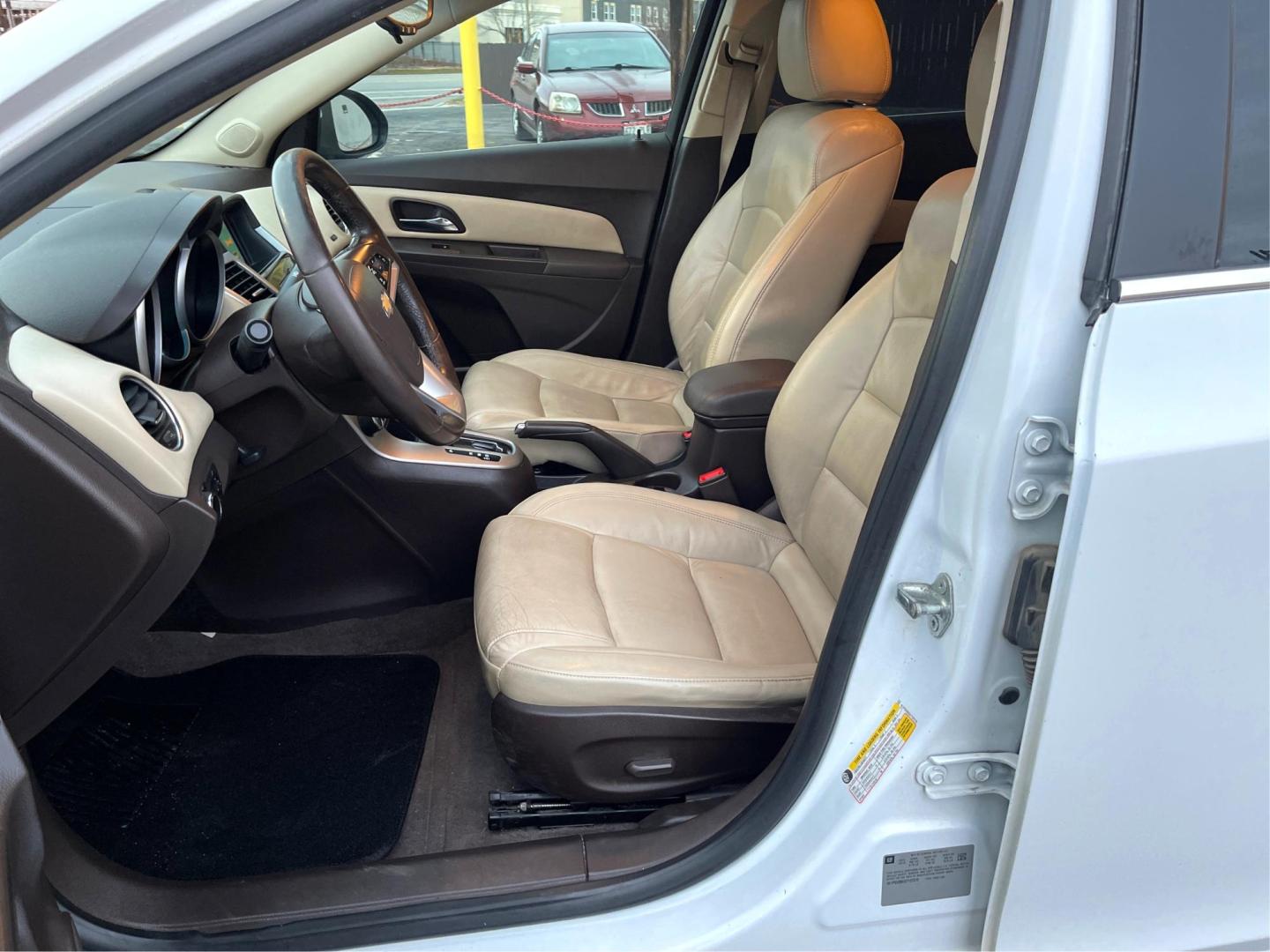 2013 Artic White /TAN Chevrolet Cruze LT (1G1PE5SB6D7) with an 1.4L 4 CYLINDER engine, AUTOMATIC transmission, located at 801 South State Street, Salt Lake City, UT, 84111, (801) 328-0098, 40.751953, -111.888206 - Experience true performance & comfort with this 2013 used Chevrolet Cruze. Outstanding fuel efficiency, seamless connectivity, and sophisticated style - all at an affordable price. Spend less, drive more, and live life to the fullest! Features:ABS Brakes, AM/FM Stereo, Air Conditioning, Alloy Wheel - Photo#8