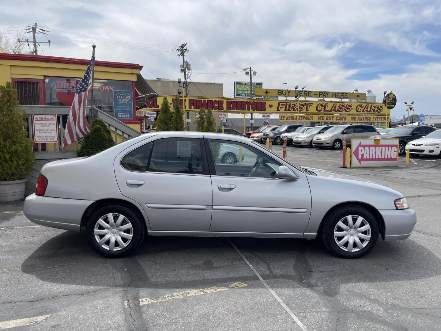 2001 Silver Sky Metallic /Gray Nissan Altima GXE (1N4DL01DX1C) with an 2.4 L 4 Cylinder engine, AUTOMATIC transmission, located at 801 South State Street, Salt Lake City, UT, 84111, (801) 328-0098, 40.751953, -111.888206 - Features:AM/FM Stereo, Air Conditioning, Automatic Transmission, CD Audio, Cloth Seats, Cruise Control, Limited Edition, Power Locks, Power Mirrors, Power Seat(s), Power Windows, Rear Defroster "Immerse yourself in a delightful driving experience with this 2001 Nissan Altima. Adds reliability and s - Photo#4