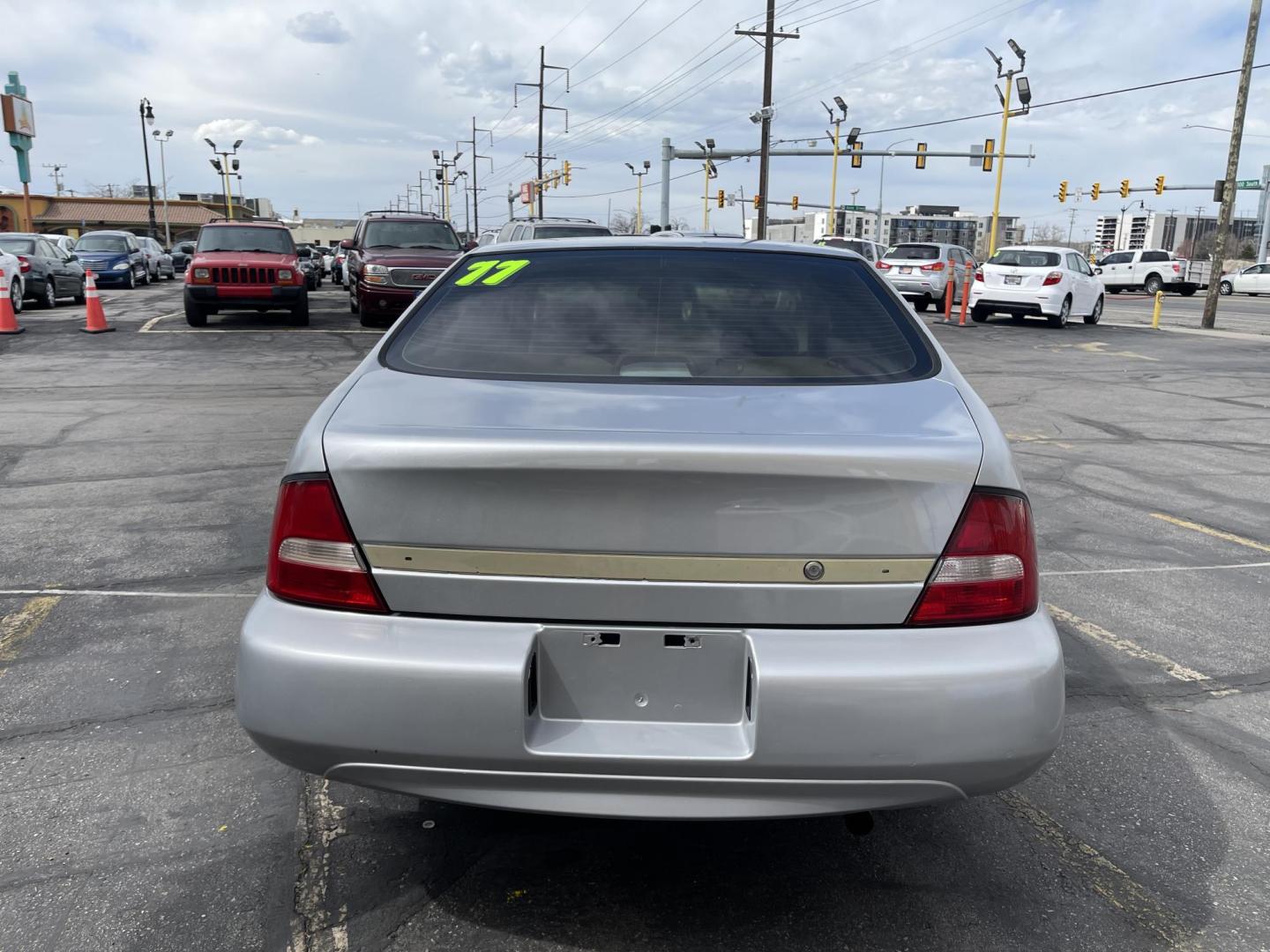 2001 Silver Sky Metallic /Gray Nissan Altima GXE (1N4DL01DX1C) with an 2.4 L 4 Cylinder engine, AUTOMATIC transmission, located at 801 South State Street, Salt Lake City, UT, 84111, (801) 328-0098, 40.751953, -111.888206 - Features:AM/FM Stereo, Air Conditioning, Automatic Transmission, CD Audio, Cloth Seats, Cruise Control, Limited Edition, Power Locks, Power Mirrors, Power Seat(s), Power Windows, Rear Defroster "Immerse yourself in a delightful driving experience with this 2001 Nissan Altima. Adds reliability and s - Photo#6
