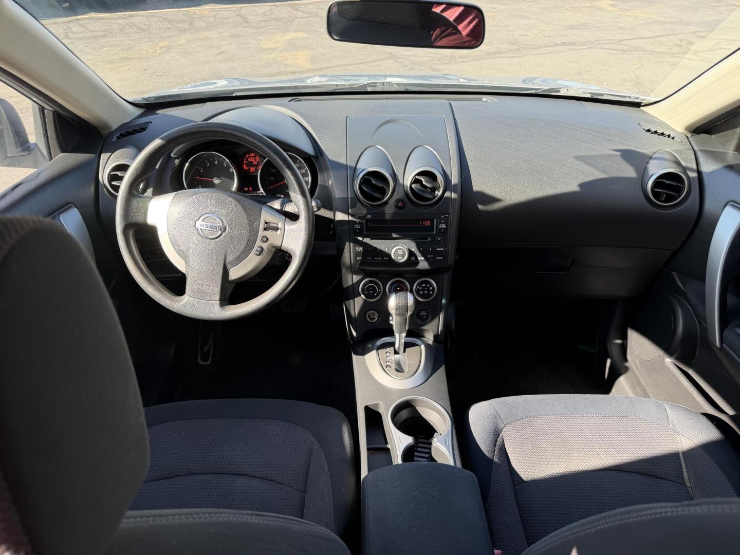 2009 Liquid Silver Metallic /Black Nissan Rogue SL (JN8AS58V29W) with an 2.5L I4 engine, AUTOMATIC transmission, located at 801 South State Street, Salt Lake City, UT, 84111, (801) 328-0098, 40.751953, -111.888206 - Clean title! In great condition! Perfect family suv for winter time! Great in the snow 4x4. Features: 4WD/AWD, ABS Brakes, AM/FM Stereo, Air Conditioning, Alloy Wheels, Automatic Transmission, Auxiliary Audio Input, Bluetooth Technology, CD Audio, Cloth Seats, Cruise Control, Overhead Airbags, Powe - Photo#11