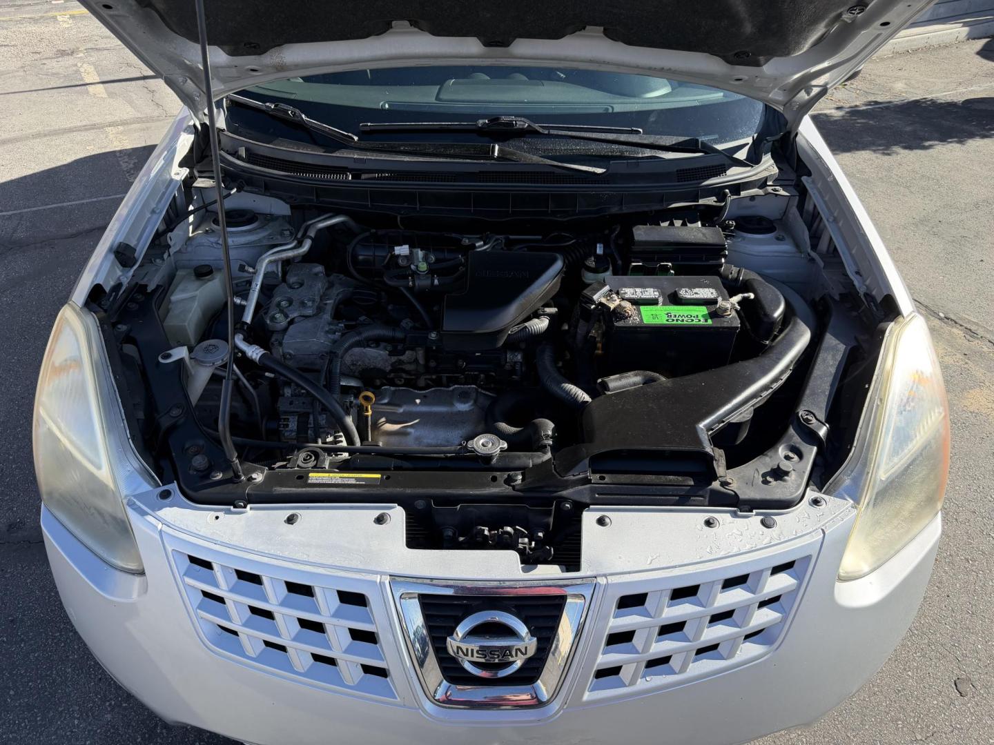2009 Liquid Silver Metallic /Black Nissan Rogue SL (JN8AS58V29W) with an 2.5L I4 engine, AUTOMATIC transmission, located at 801 South State Street, Salt Lake City, UT, 84111, (801) 328-0098, 40.751953, -111.888206 - Clean title! In great condition! Perfect family suv for winter time! Great in the snow 4x4. Features: 4WD/AWD, ABS Brakes, AM/FM Stereo, Air Conditioning, Alloy Wheels, Automatic Transmission, Auxiliary Audio Input, Bluetooth Technology, CD Audio, Cloth Seats, Cruise Control, Overhead Airbags, Powe - Photo#18
