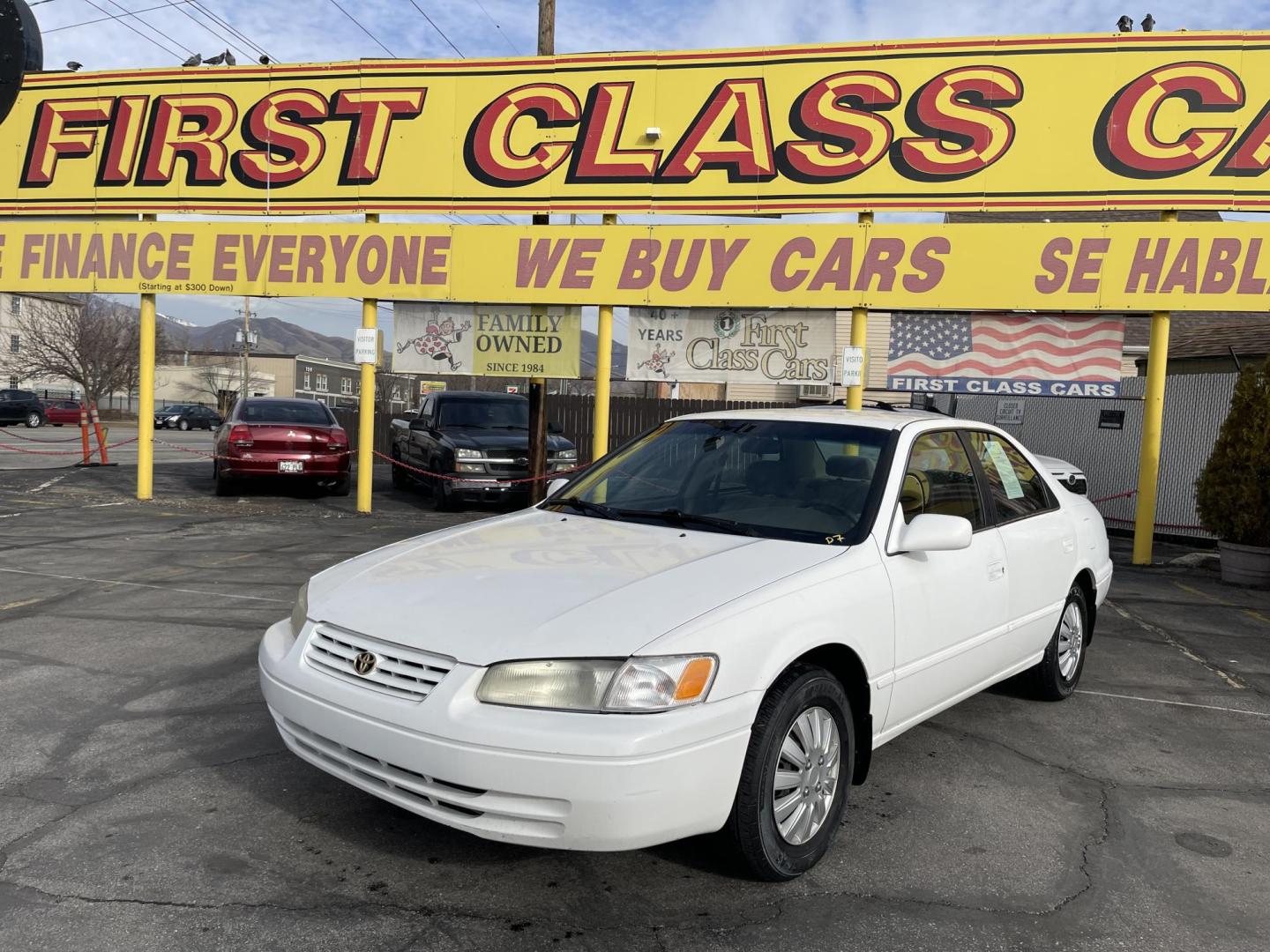1999 Pure White /Tan Toyota Camry LE (JT2BG28KXX0) with an 2.2Liter 4 Cylinder engine, Automatic transmission, located at 801 South State Street, Salt Lake City, UT, 84111, (801) 328-0098, 40.751953, -111.888206 - Top Features:Cloth Seats, ABS Brakes, CD Audio, Power Mirrors, Side Airbags, AM/FM Stereo, Cassette Player, Power Seat(s), Air Conditioning, Cruise Control, Power Windows, Automatic Transmission, Power Locks, Rear Defroster "Experience unbeatable reliability with this 1999 used Toyota Camry. Boasti - Photo#1