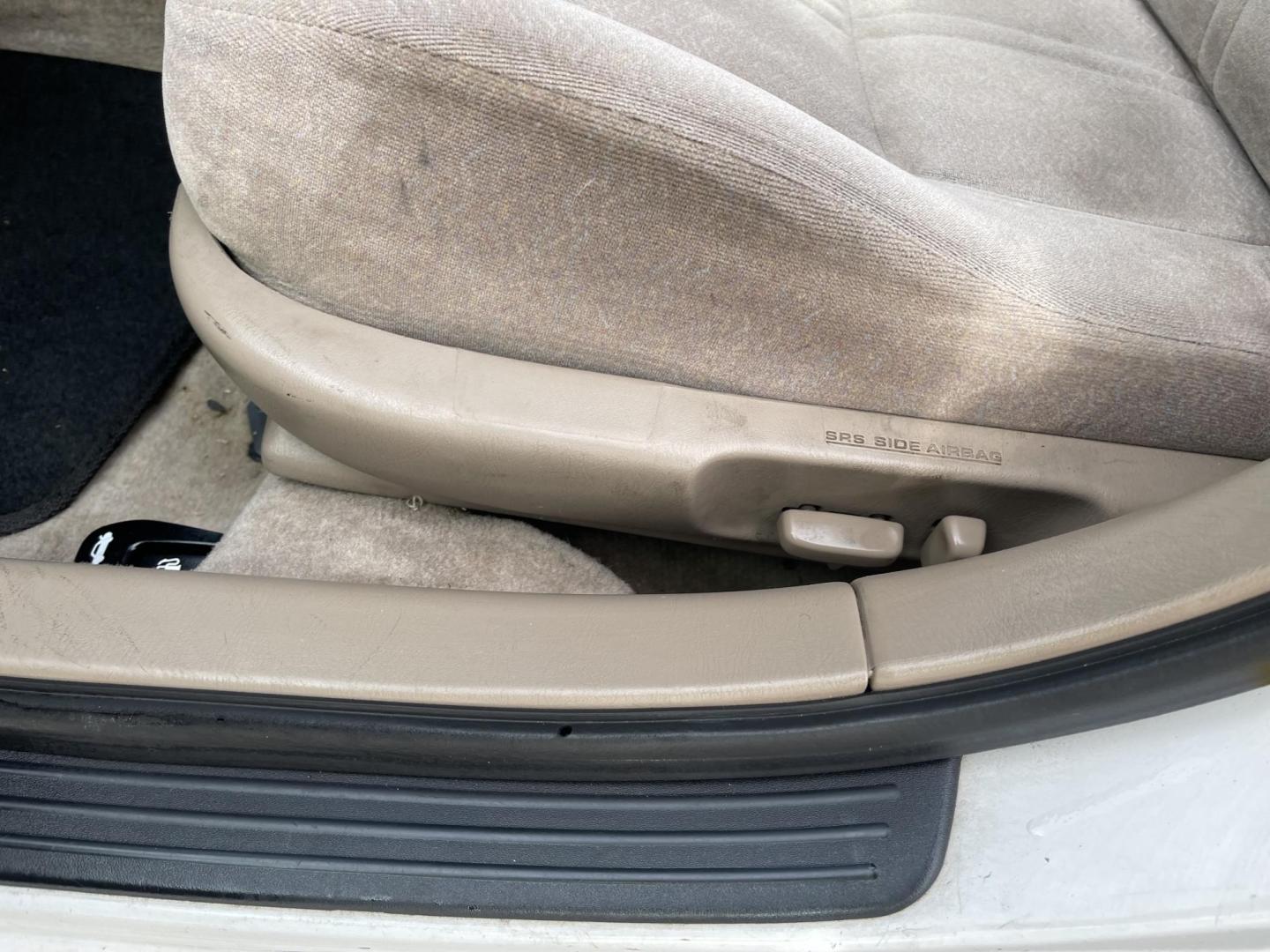 1999 Pure White /Tan Toyota Camry LE (JT2BG28KXX0) with an 2.2Liter 4 Cylinder engine, Automatic transmission, located at 801 South State Street, Salt Lake City, UT, 84111, (801) 328-0098, 40.751953, -111.888206 - Top Features:Cloth Seats, ABS Brakes, CD Audio, Power Mirrors, Side Airbags, AM/FM Stereo, Cassette Player, Power Seat(s), Air Conditioning, Cruise Control, Power Windows, Automatic Transmission, Power Locks, Rear Defroster "Experience unbeatable reliability with this 1999 used Toyota Camry. Boasti - Photo#17
