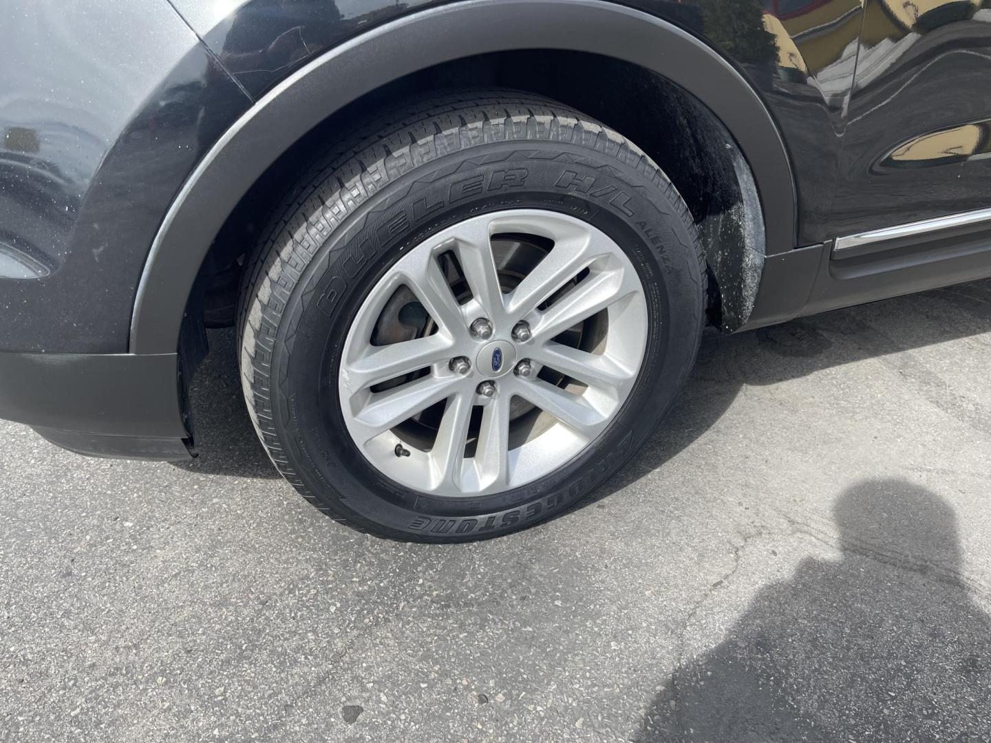 2013 Black /Black Ford Explorer XLT (1FM5K8D86DG) with an 3.5 Liter V6 engine, Automatic transmission, located at 801 South State Street, Salt Lake City, UT, 84111, (801) 328-0098, 40.751953, -111.888206 - Clean title! No accidents on Carfax history report! Immaculate hard to find in great shape for the year, make and miles!!! Must see for anyone looking for a 3rd row SUV with 4x4!!! Features:4WD/AWD, Parking Sensors, Alloy Wheels, Rear Air Conditioning, Bluetooth Technology, Rear View Camera, Fold-A - Photo#8
