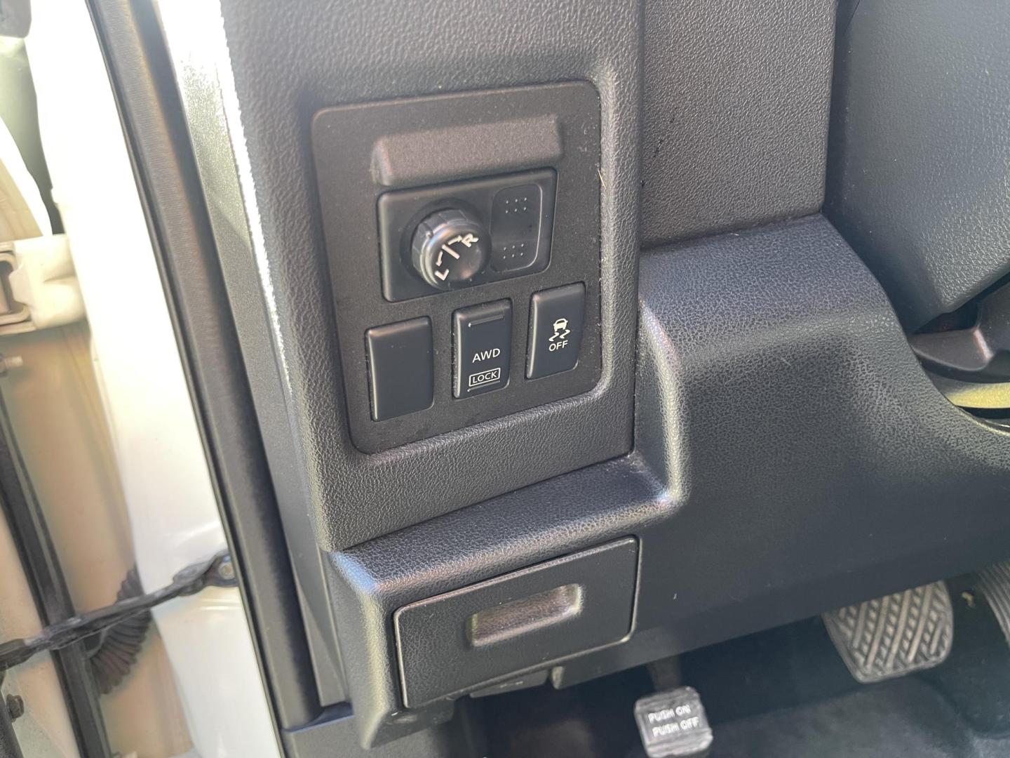 2013 Artic White /Black Nissan Rogue SV (JN8AS5MV6DW) with an 2.5L I4 engine, Automatic transmission, located at 801 South State Street, Salt Lake City, UT, 84111, (801) 328-0098, 40.751953, -111.888206 - Clean title! AWD great all around winter SUV! Must see it is in clean condition, has lots of extras. Approved for up to a 5 year warranty that can be added on to the vehicle! Features: 4WD/AWD, Navigation System, Alloy Wheels, Rear View Camera, BOSE Sound System, Satellite Radio Ready, Bluetooth T - Photo#26