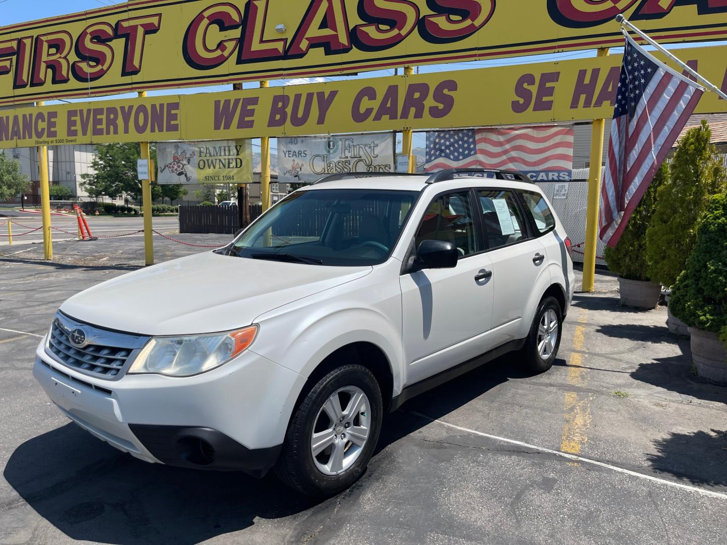 2011 Artic White /Gray Subaru Forester 2.5X (JF2SHABC2BH) with an 2.5L H4 engine, Automatic transmission, located at 801 South State Street, Salt Lake City, UT, 84111, (801) 328-0098, 40.751953, -111.888206 - Features:4WD/AWD, Cloth Seats, Tow Hitch, ABS Brakes, Auxiliary Audio Input, Power Locks, Side Airbags, AM/FM Stereo, CD Audio, Power Mirrors, Traction Control, Air Conditioning, Cruise Control, Power Windows, Automatic Transmission, Overhead Airbags, Rear Defroster - Photo#0