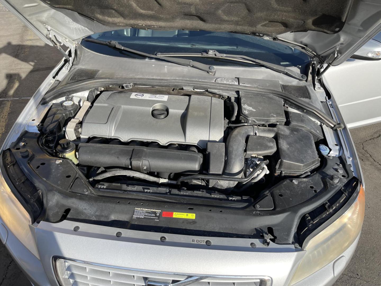 2008 Silver Sky Metallic /Black Volvo S80 3.2 FWD (YV1AS982781) with an 3.2L L6 DOHC 24V TURBO engine, 6-Speed Automatic Overdrive transmission, located at 801 South State Street, Salt Lake City, UT, 84111, (801) 328-0098, 40.751953, -111.888206 - Clean title! Only 2 owners, super low miles for the year only 103,905 miles!!! Hard to find this clean with low miles for this year. Features: Alloy Wheels, Rear Seat Heaters, Leather Seats, Run Flat Tires, Memory Seat(s), Sunroof(s), ABS Brakes, Auxiliary Audio, InputPower Locks, Rear Defroster, A - Photo#26