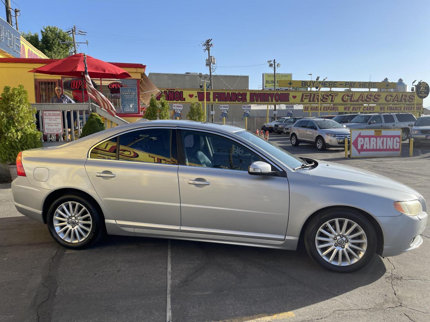 2008 Silver Sky Metallic /Black Volvo S80 3.2 FWD (YV1AS982781) with an 3.2L L6 DOHC 24V TURBO engine, 6-Speed Automatic Overdrive transmission, located at 801 South State Street, Salt Lake City, UT, 84111, (801) 328-0098, 40.751953, -111.888206 - Clean title! Only 2 owners, super low miles for the year only 103,905 miles!!! Hard to find this clean with low miles for this year. Features: Alloy Wheels, Rear Seat Heaters, Leather Seats, Run Flat Tires, Memory Seat(s), Sunroof(s), ABS Brakes, Auxiliary Audio, InputPower Locks, Rear Defroster, A - Photo#4
