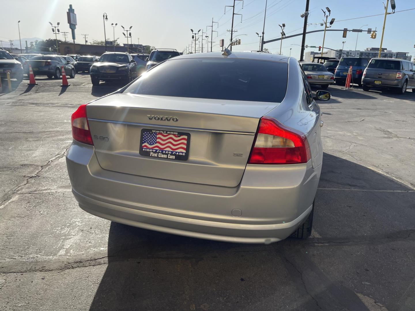 2008 Silver Sky Metallic /Black Volvo S80 3.2 FWD (YV1AS982781) with an 3.2L L6 DOHC 24V TURBO engine, 6-Speed Automatic Overdrive transmission, located at 801 South State Street, Salt Lake City, UT, 84111, (801) 328-0098, 40.751953, -111.888206 - Clean title! Only 2 owners, super low miles for the year only 103,905 miles!!! Hard to find this clean with low miles for this year. Features: Alloy Wheels, Rear Seat Heaters, Leather Seats, Run Flat Tires, Memory Seat(s), Sunroof(s), ABS Brakes, Auxiliary Audio, InputPower Locks, Rear Defroster, A - Photo#6