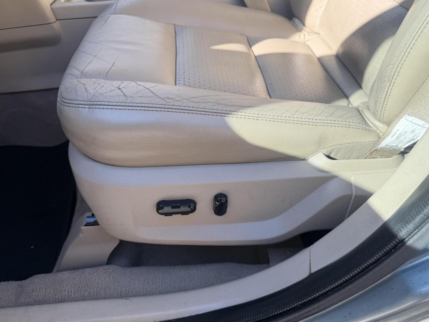 2005 Evergreen Frost Metallic /Tan Ford Freestyle Limited AWD (1FMDK06105G) with an 3.0L V6 DOHC 24V engine, Automatic CVT Overdrive transmission, located at 801 South State Street, Salt Lake City, UT, 84111, (801) 328-0098, 40.751953, -111.888206 - Clean title no reported accidents on Carfax history report. Very nice in great condition for the year and miles. It is in great shape inside and out! Comes with 3rd row seating! Passed all inspections through a certified mechanic and eligible for up to a 5 year warranty that can be added to the car. - Photo#15