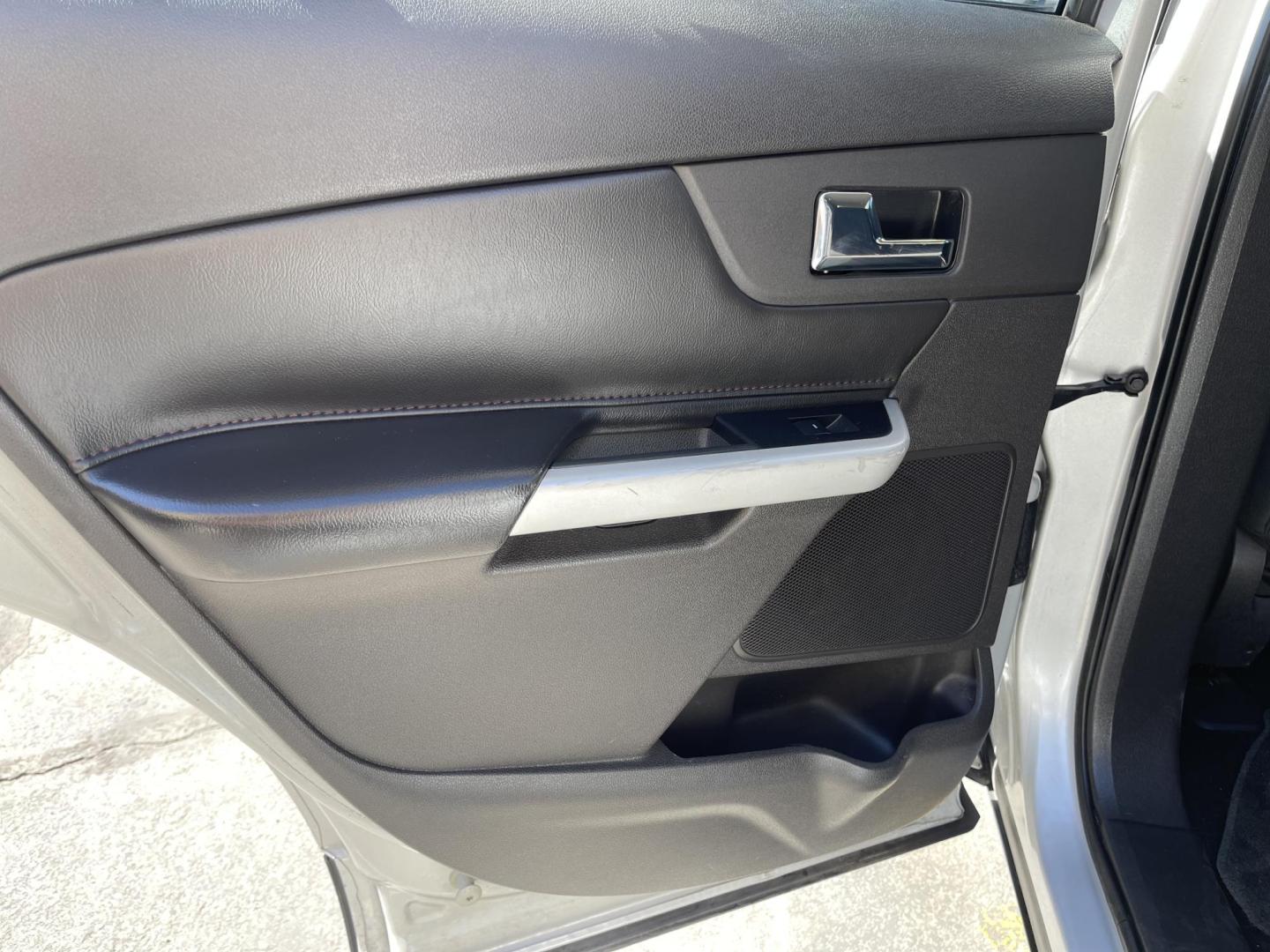 2011 Satin Silver Metallic /Black Ford Edge SEL FWD (2FMDK3JC2BB) with an 3.5L V6 DOHC 24V engine, 6-Speed Automatic transmission, located at 801 South State Street, Salt Lake City, UT, 84111, (801) 328-0098, 40.751953, -111.888206 - Clean Carfax no reported accidents on Carfax! Nice SUV! Features: Alloy Wheels, Parking Sensors, Bluetooth Technology, Satellite Radio Ready, Cloth Seats, SiriusXM Trial Available, ABS Brakes, Auxiliary Audio Input, Power Locks, Rear Defroster, AM/FM Stereo, CD Audio, Power Mirrors, Side Airbags, - Photo#18