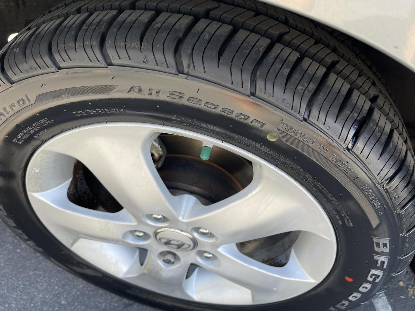 2010 Platinum Gray Metallic /Gray Hyundai Elantra GLS (KMHDU4AD3AU) with an 2.0L L4 DOHC 16V engine, Automatic transmission, located at 801 South State Street, Salt Lake City, UT, 84111, (801) 328-0098, 40.751953, -111.888206 - Clean title! Clean Carfax history report only 2 reported owners no accidents on Carfax! Great gas mileage! Super low miles for the year only 103k! Clean hard to find this clean. Must see in great shape for the year and great on gas!!! Features: Cloth Seats, Satellite Radio Ready, ABS Brakes, Auxili - Photo#11