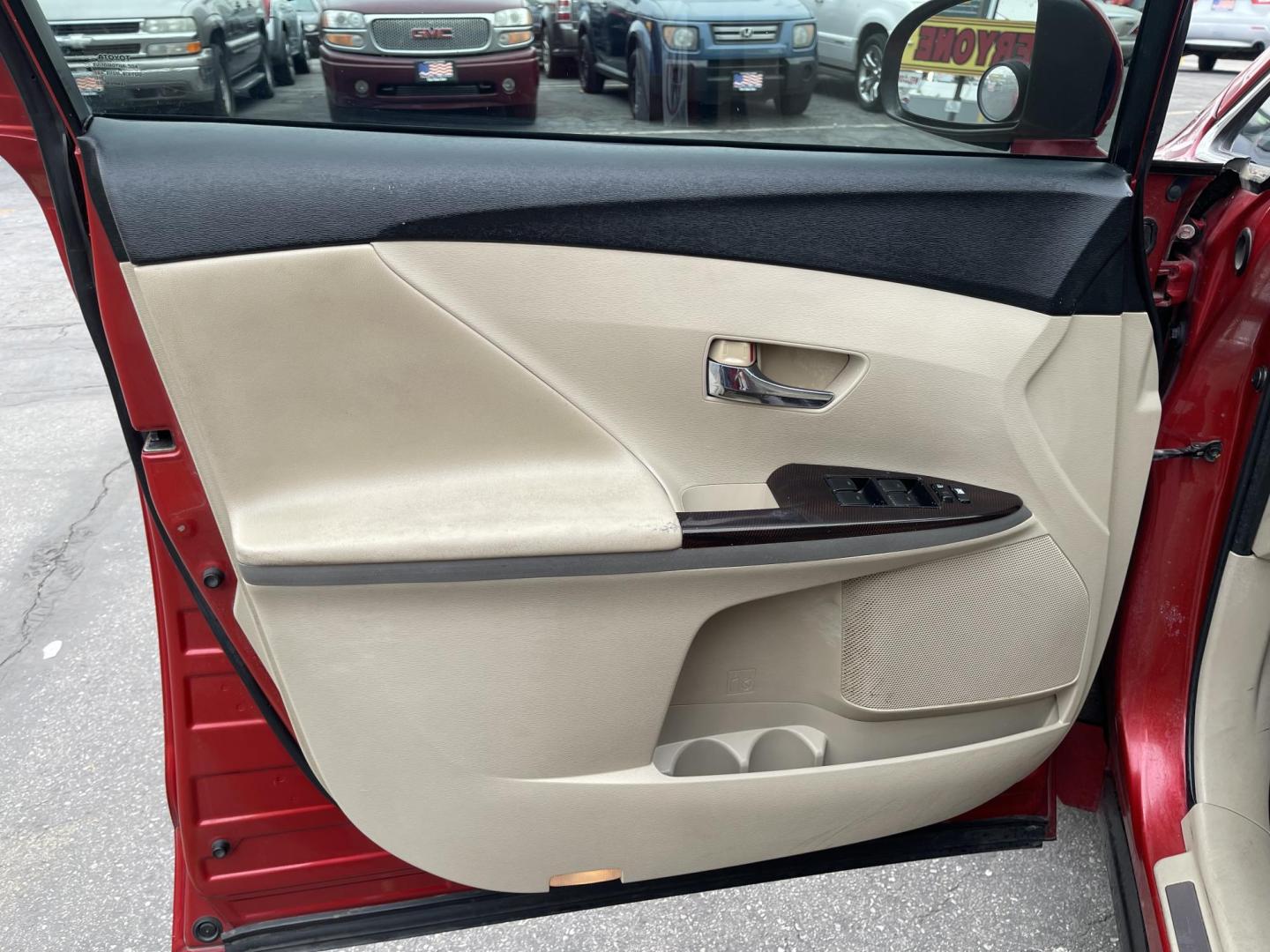 2009 Rallye Red /Tan Toyota Venza AWD V6 (4T3BK11A69U) with an 3.5L V6 DOHC 24V engine, 6-Speed Automatic transmission, located at 801 South State Street, Salt Lake City, UT, 84111, (801) 328-0098, 40.751953, -111.888206 - Clean title! Great in the snow with AWD! Nice car with great gas mileage and good in the Utah snow! Must see for anyone looking for a nice affordable AWD!!! Features: 20 Inch Plus Wheels, Cloth Seats, AWD, Rear View Camera, Alloy Wheels, Satellite Radio Ready, ABS Brakes, CD Audio, Power Mirrors, S - Photo#19
